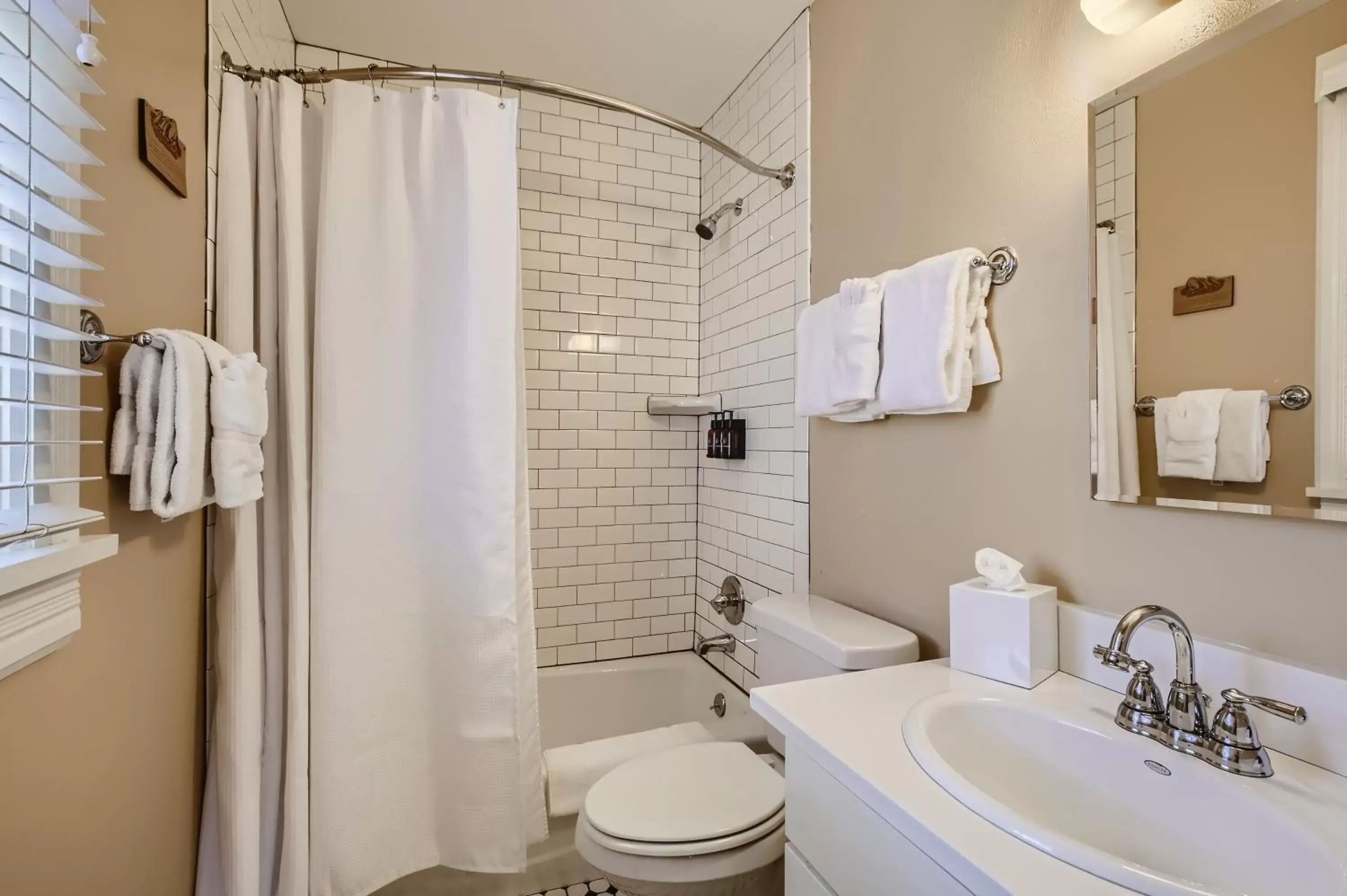 Bathroom in Colorado Chautauqua Cottages