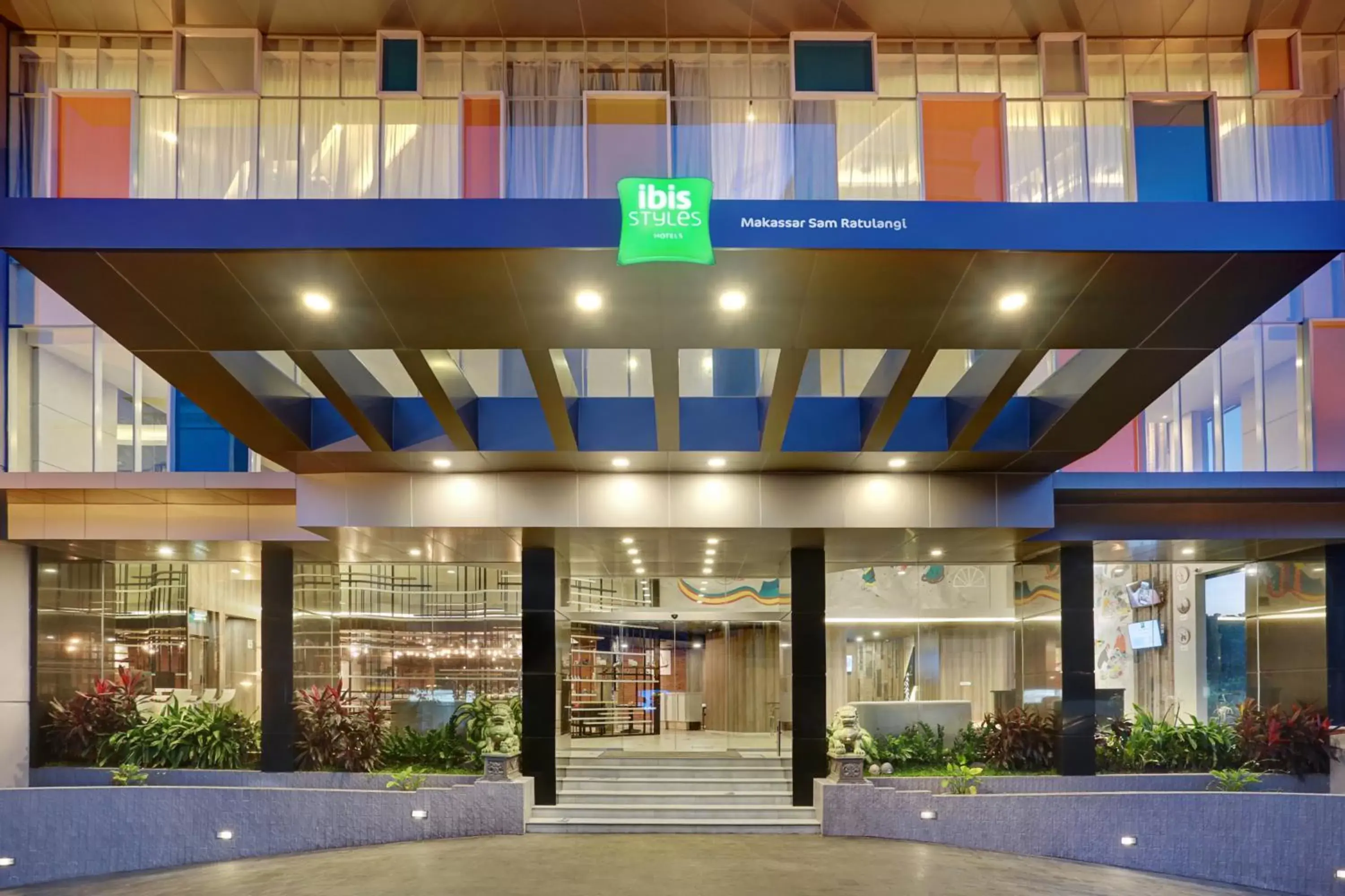 Facade/entrance in Ibis Styles Makassar Sam Ratulangi Facade/entrance in Ibis Styles Makassar Sam Ratulangi