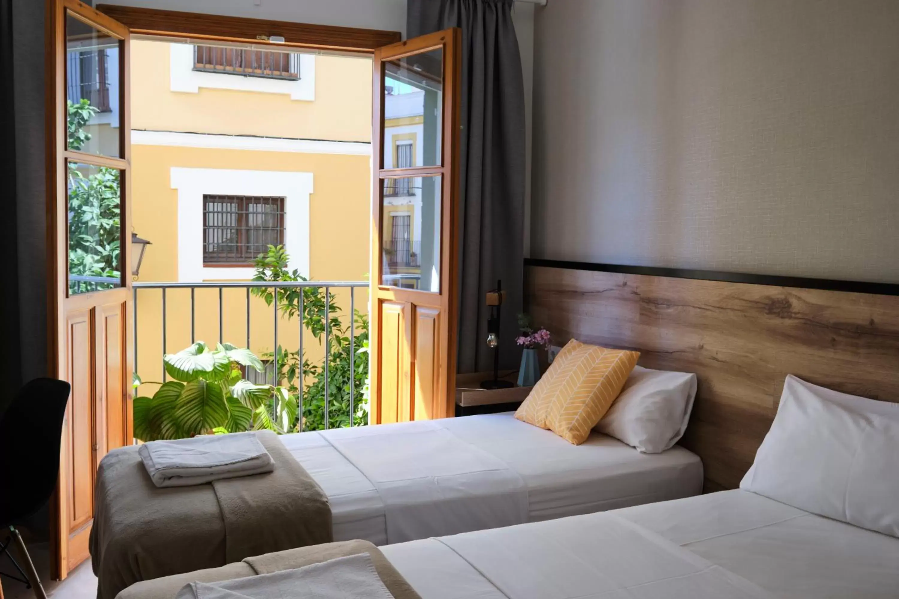 Bedroom, Bed in Sweet Sevilla Suites