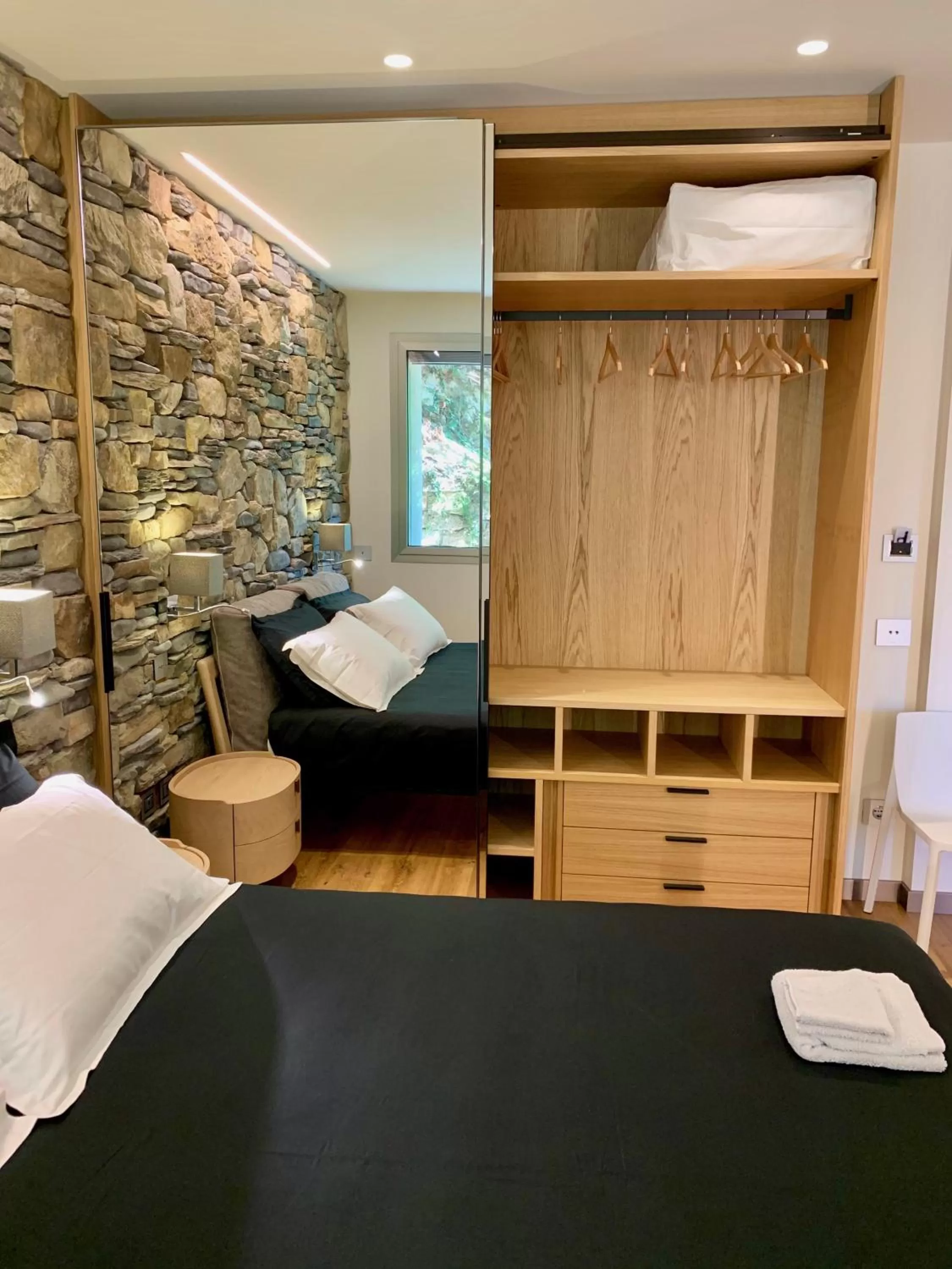 Photo of the whole room, Bed in La Forestale Luxury Ecolodge B&B Primo Piano