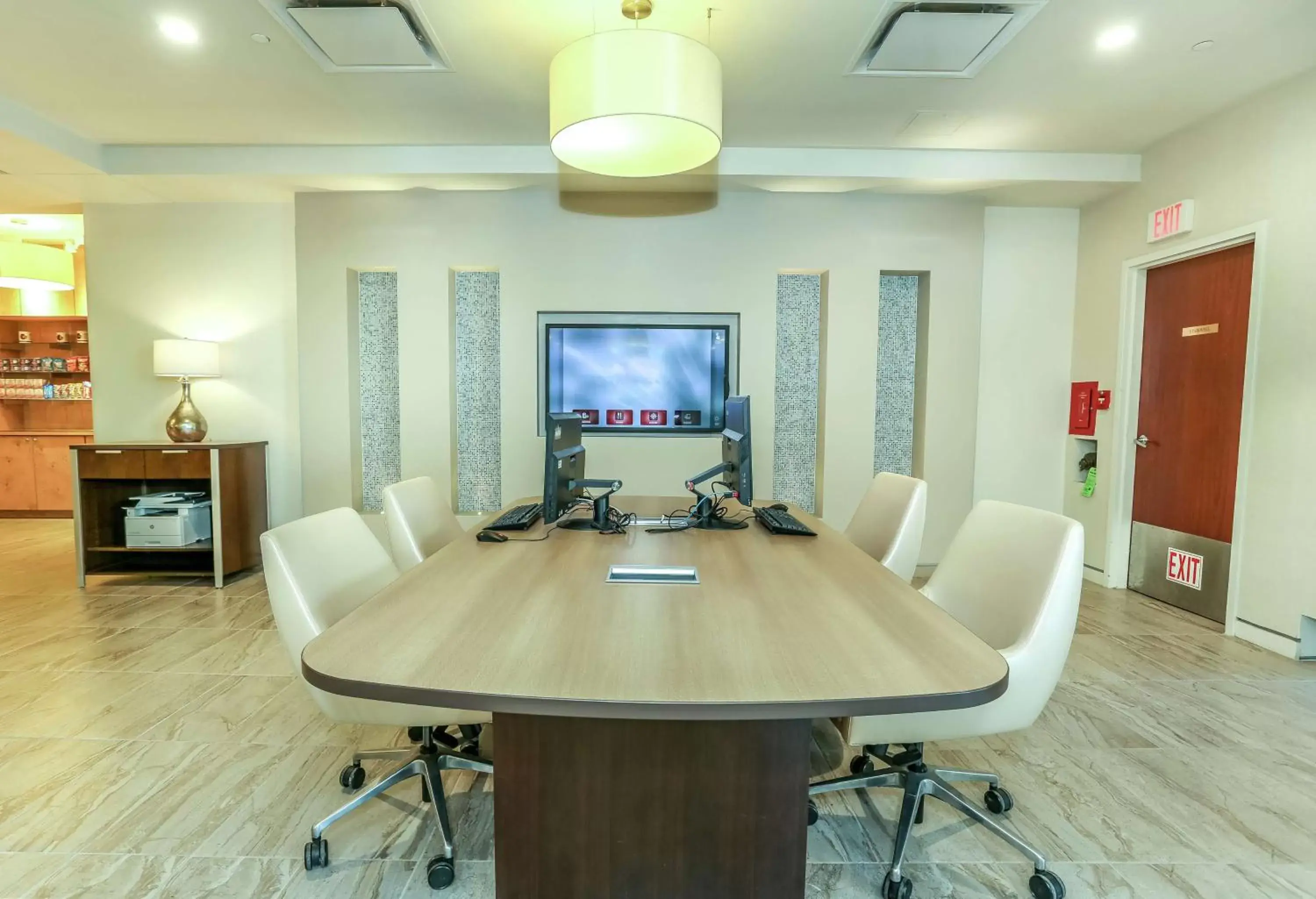 Meeting/conference room in DoubleTree by Hilton Virginia Beach