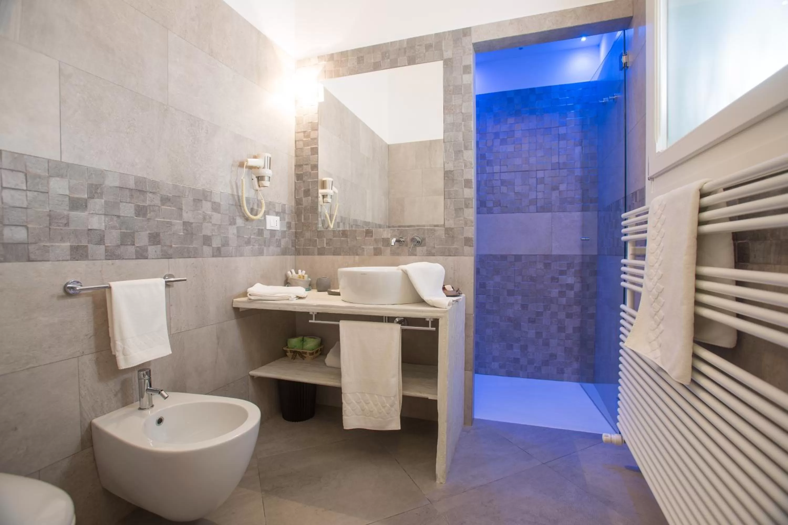 Shower in La Finestra sul Convitto B&B