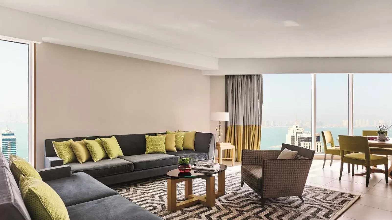 Living room, Seating Area in Pullman Doha West Bay