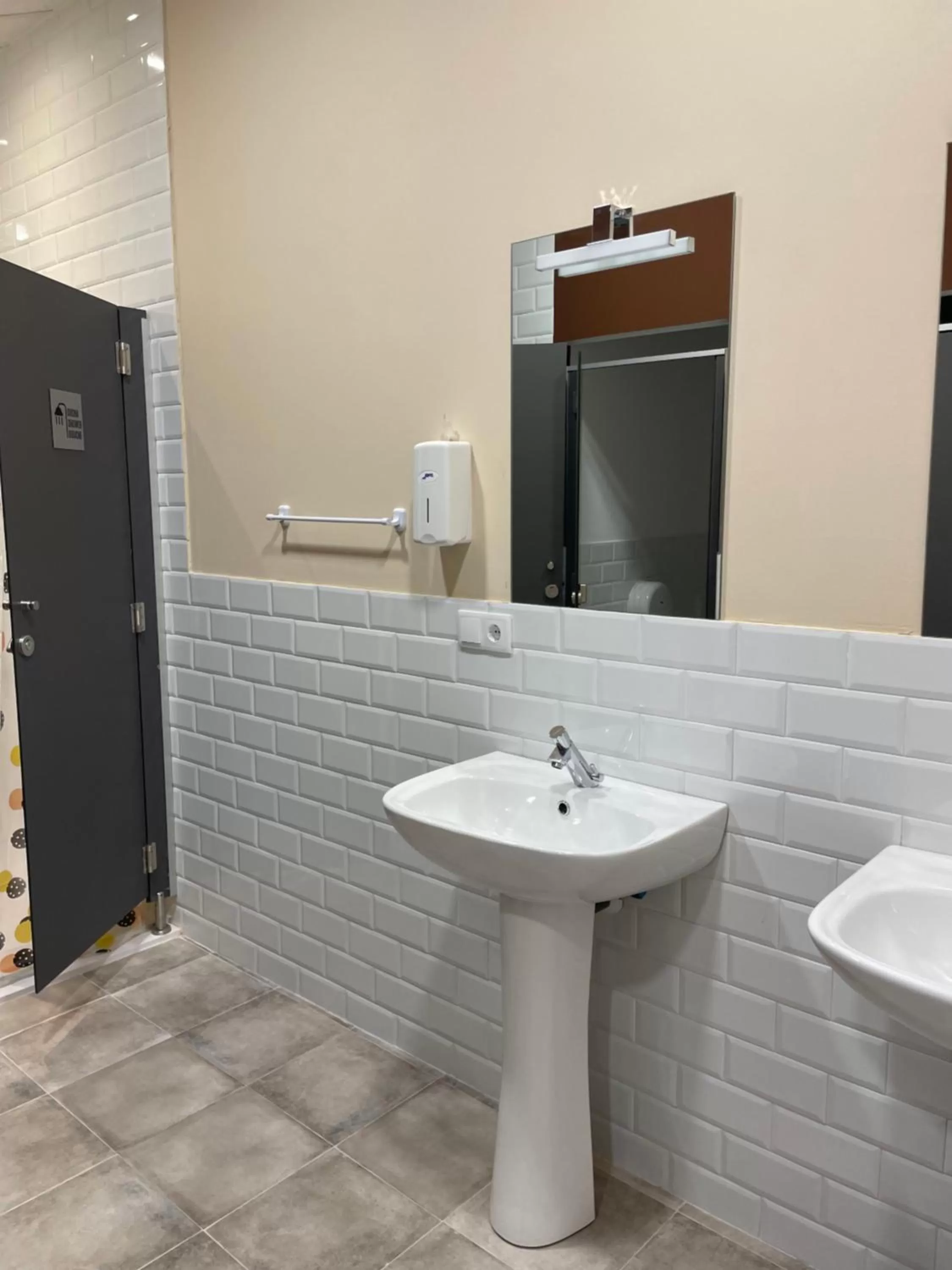 Bathroom in Hostel Llanes