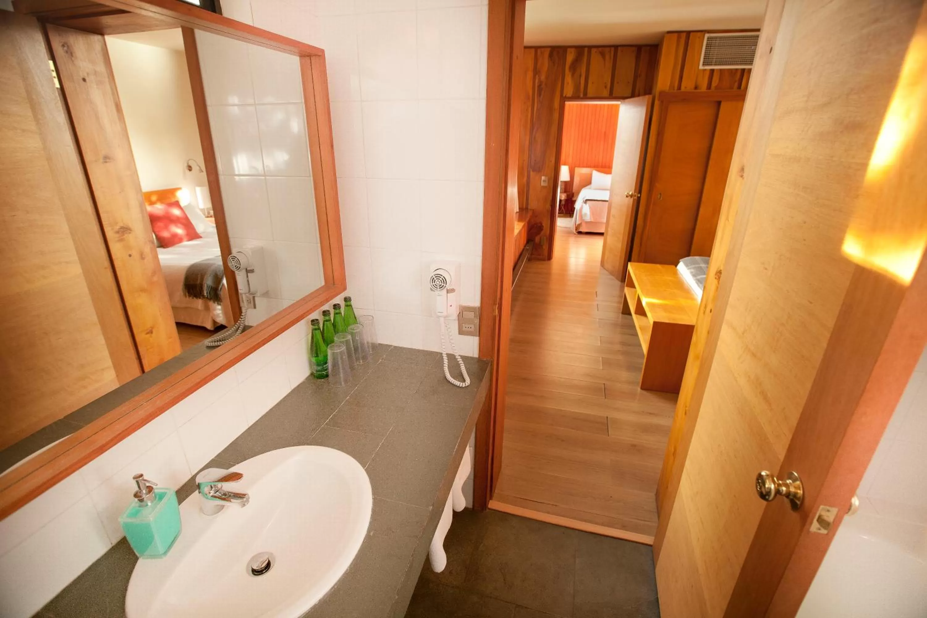 Bathroom in Hotel Antumalal