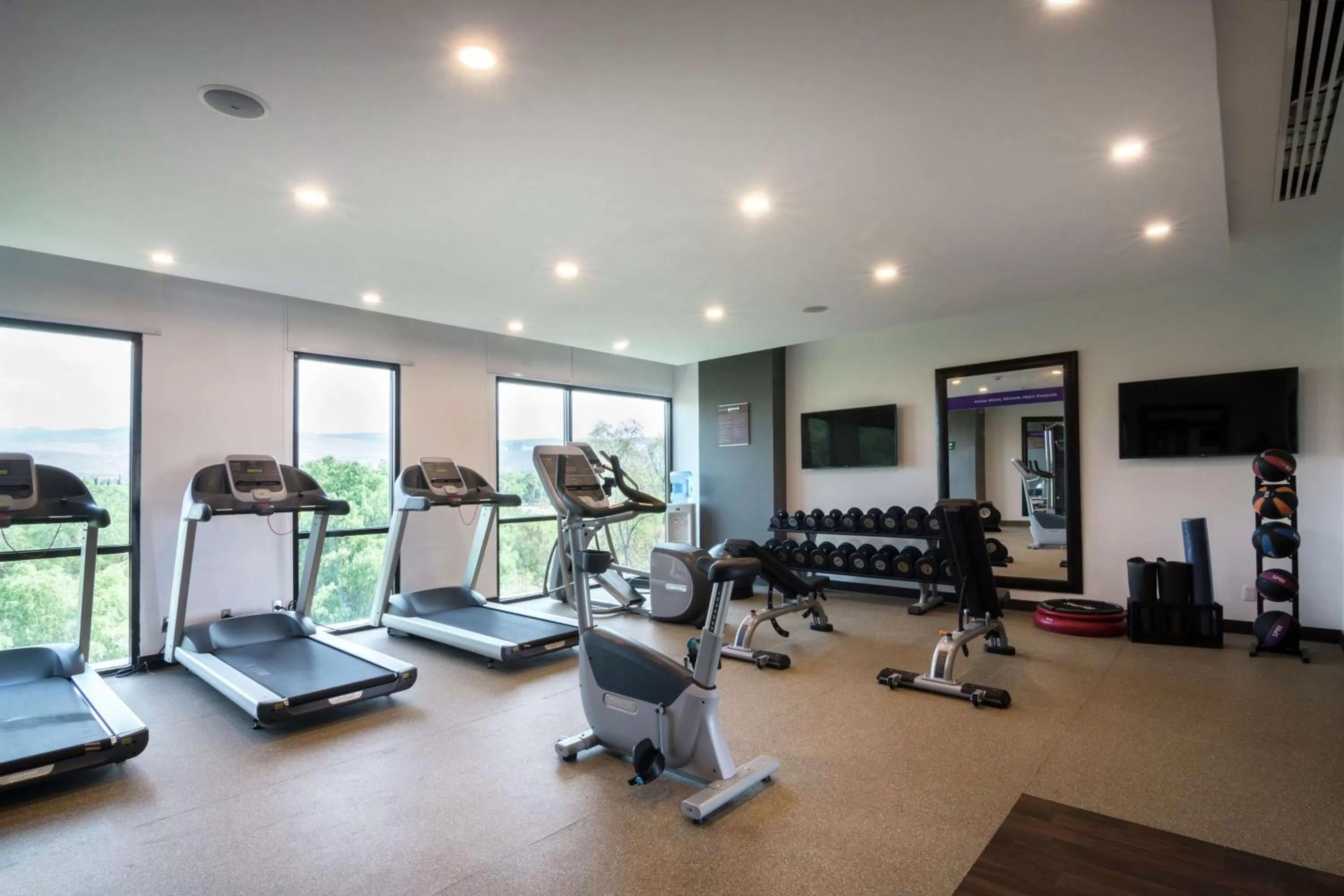 Fitness centre/facilities in Hampton Inn By Hilton San Luis Potosi