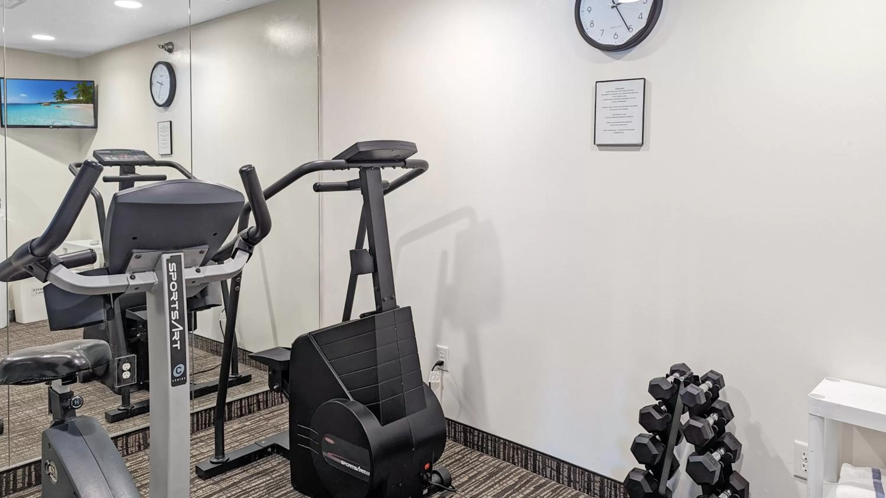 Fitness centre/facilities in Estherville Hotel & Suites