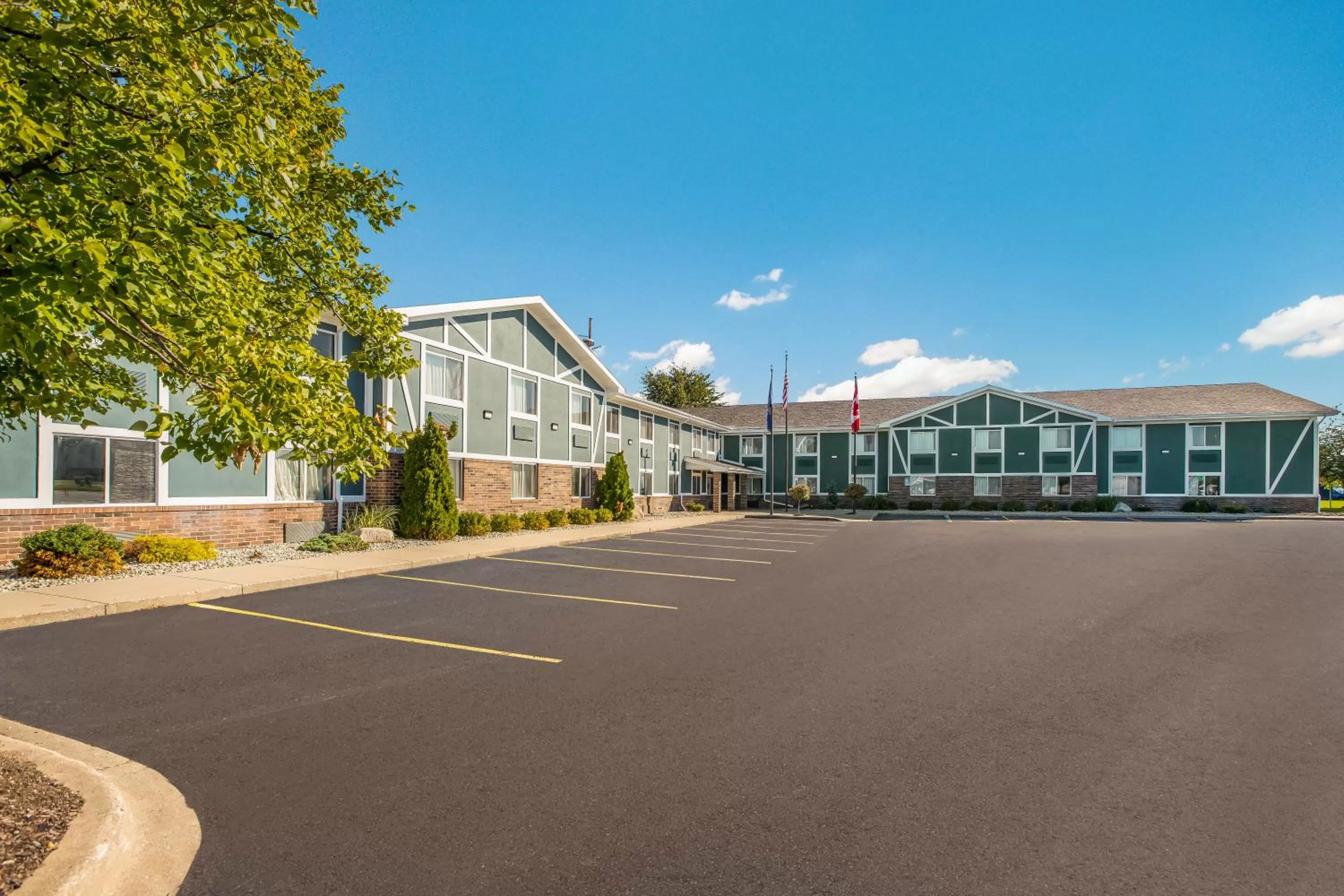 Property building in Americas Best Value Inn & Suites-Birch Run