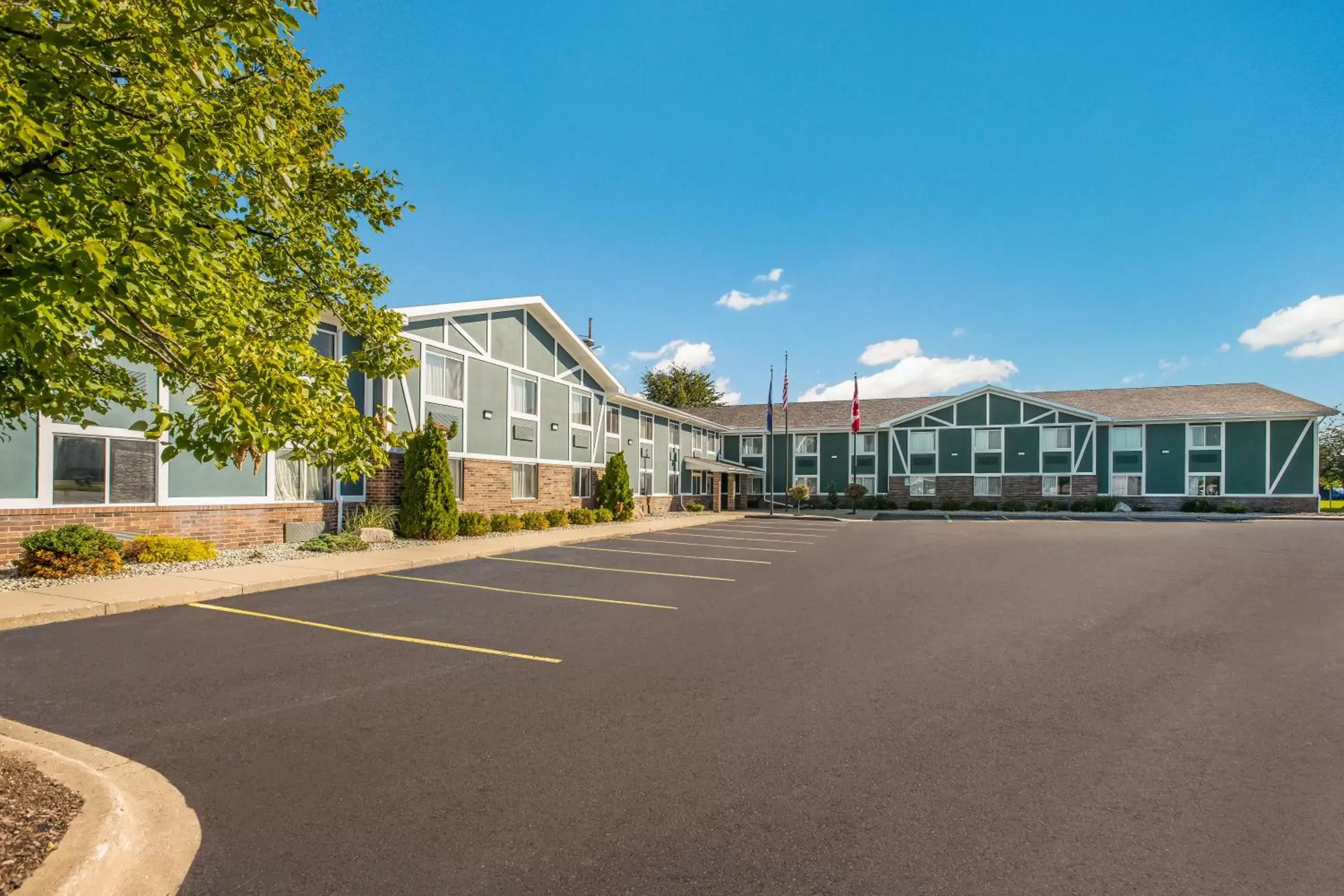 Property building in Americas Best Value Inn & Suites-Birch Run Property building in Americas Best Value Inn & Suites-Birch Run