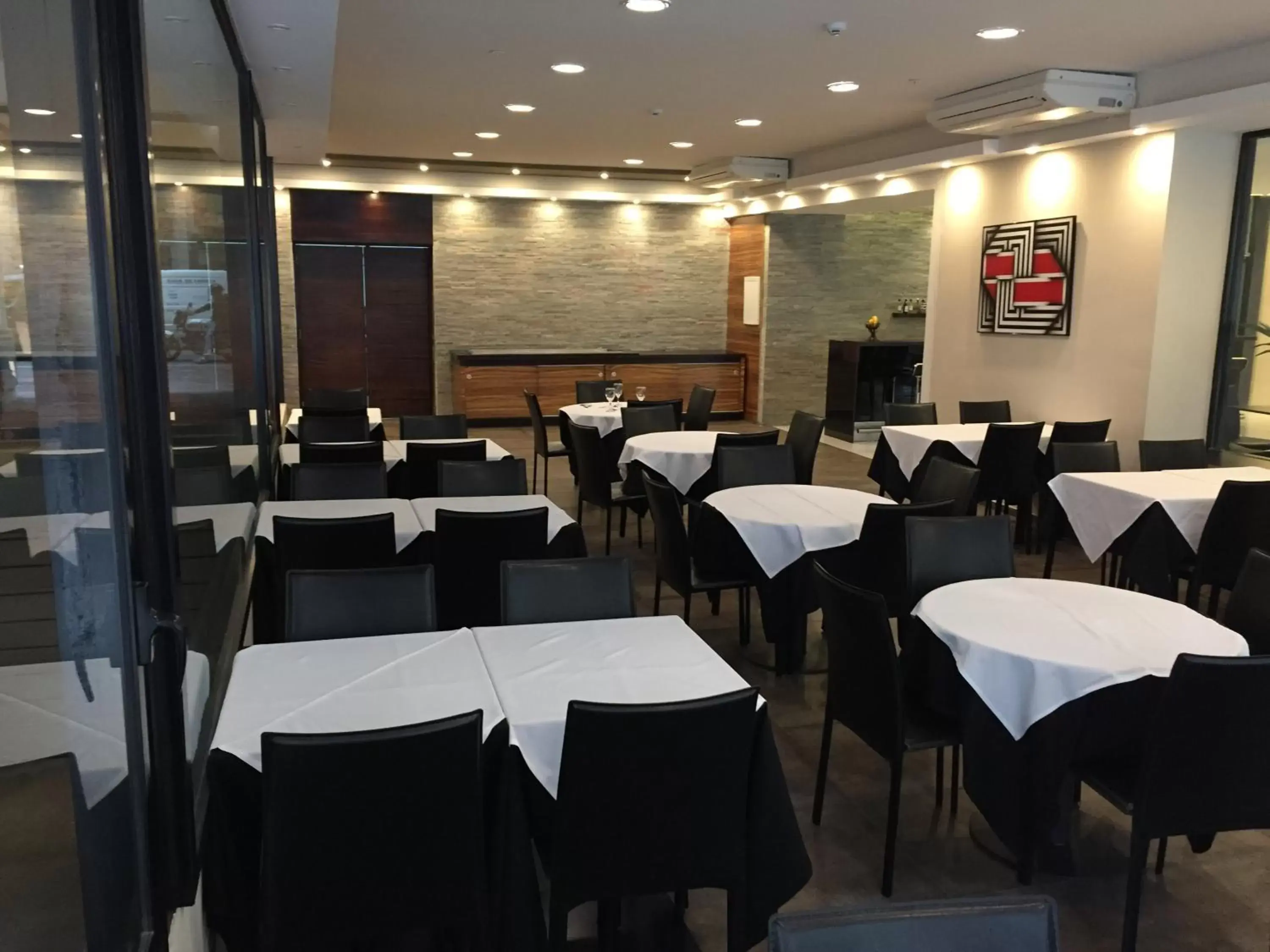 Restaurant/places to eat in Crystal Tower Restaurant/places to eat in Crystal Tower