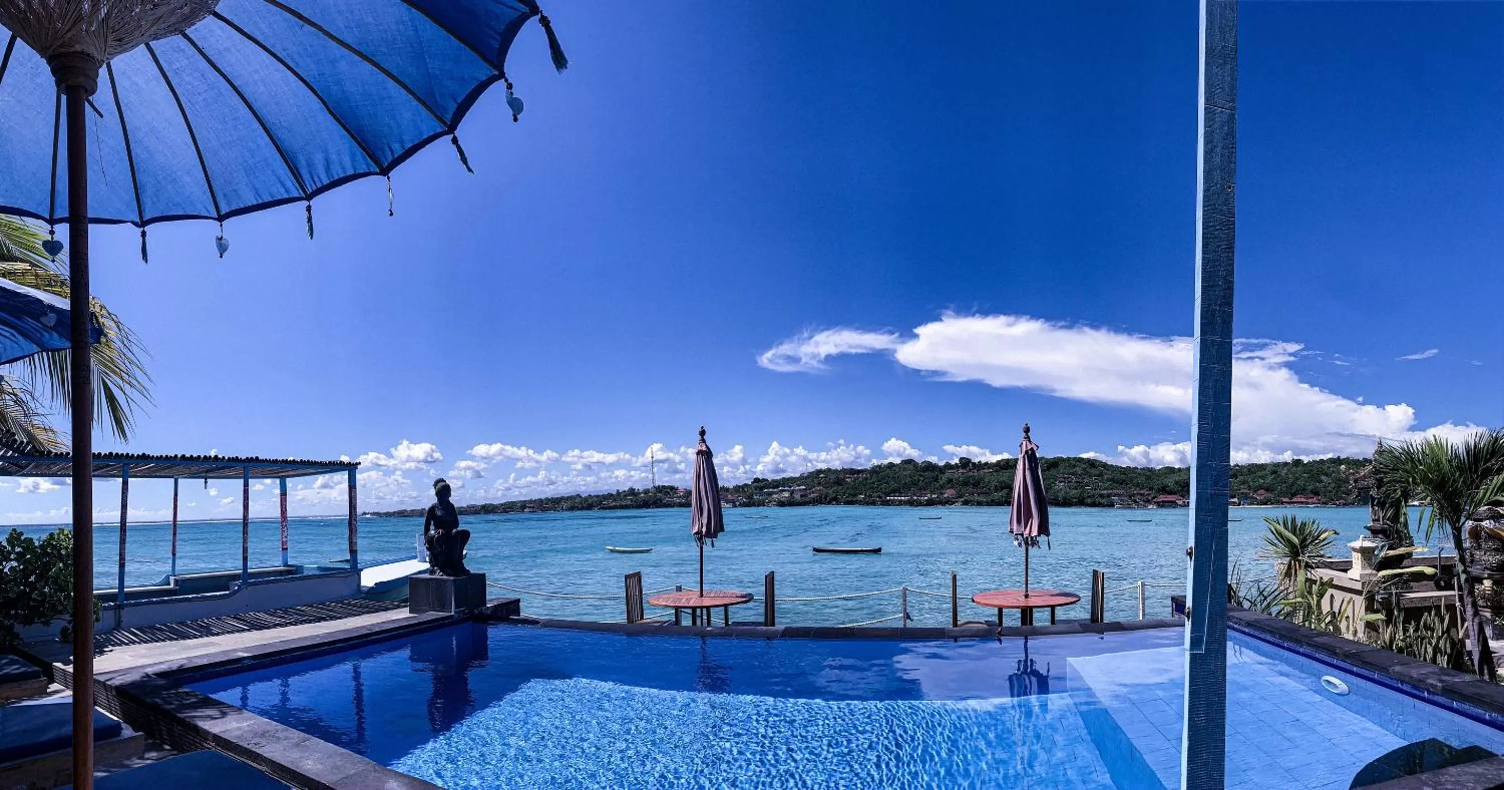 Pool view in Aurora Beach View