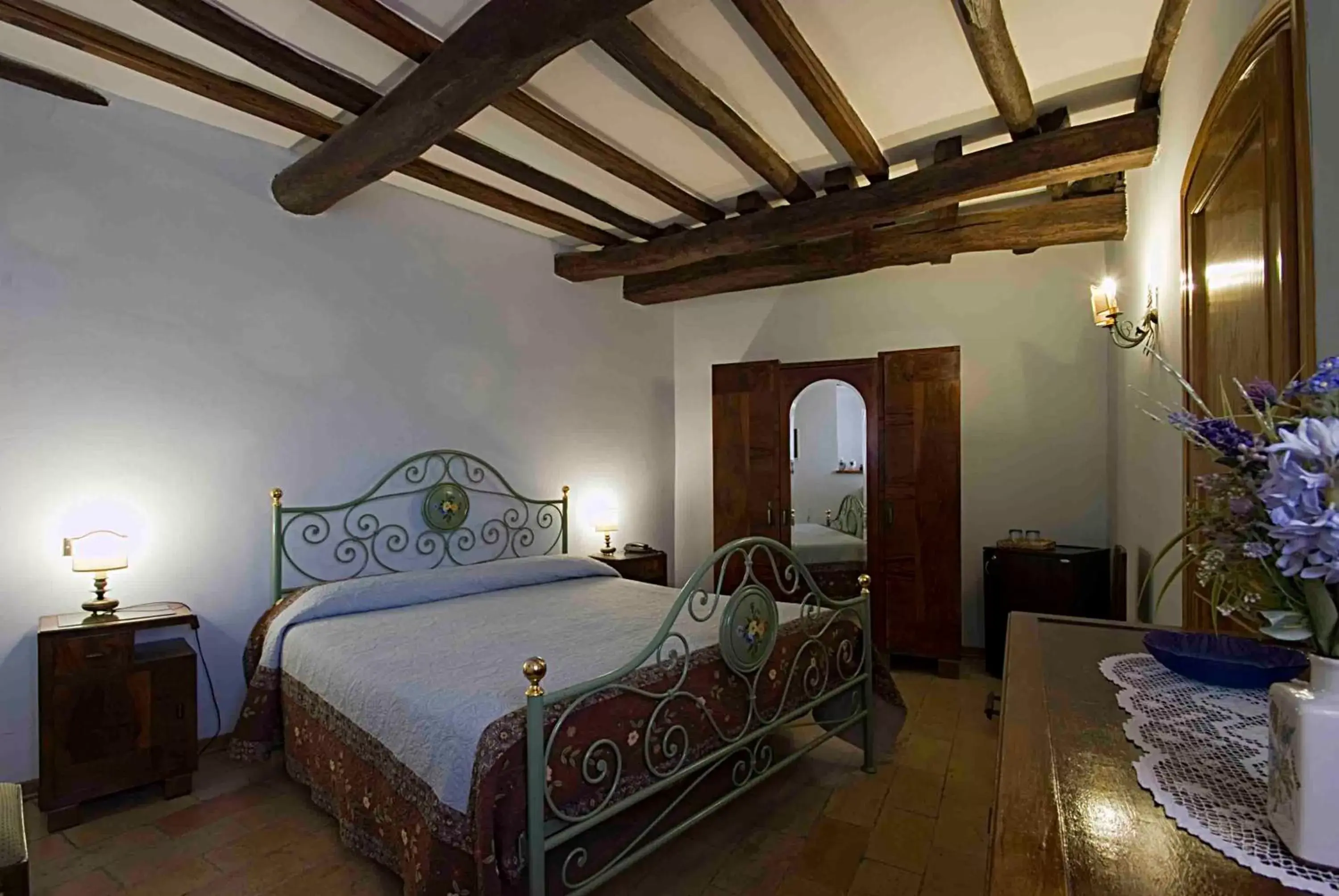 Photo of the whole room, Bed in Albergo Villa Cristina