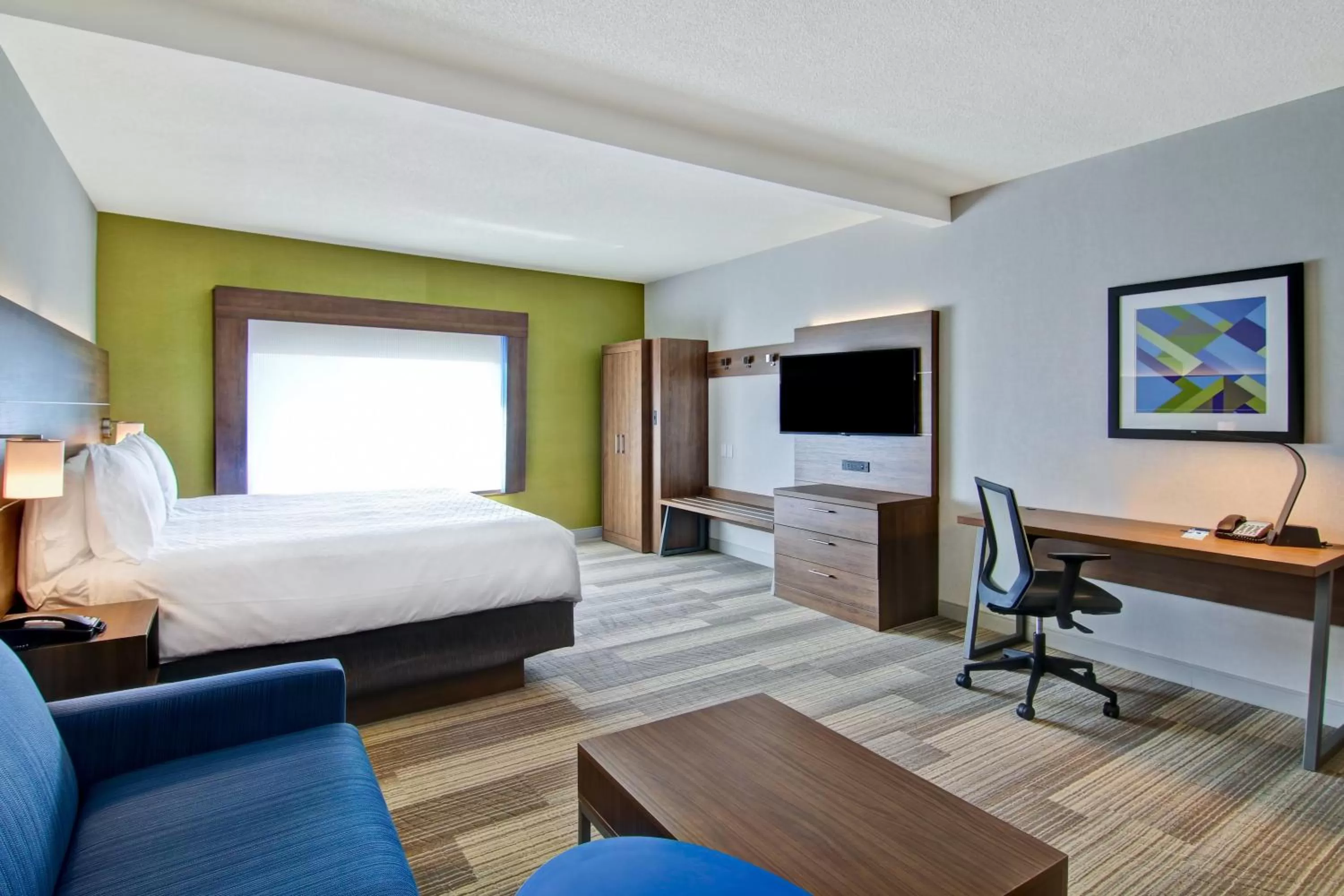 Photo of the whole room, Bed in Holiday Inn Express Hotel & Suites Toronto - Markham by IHG