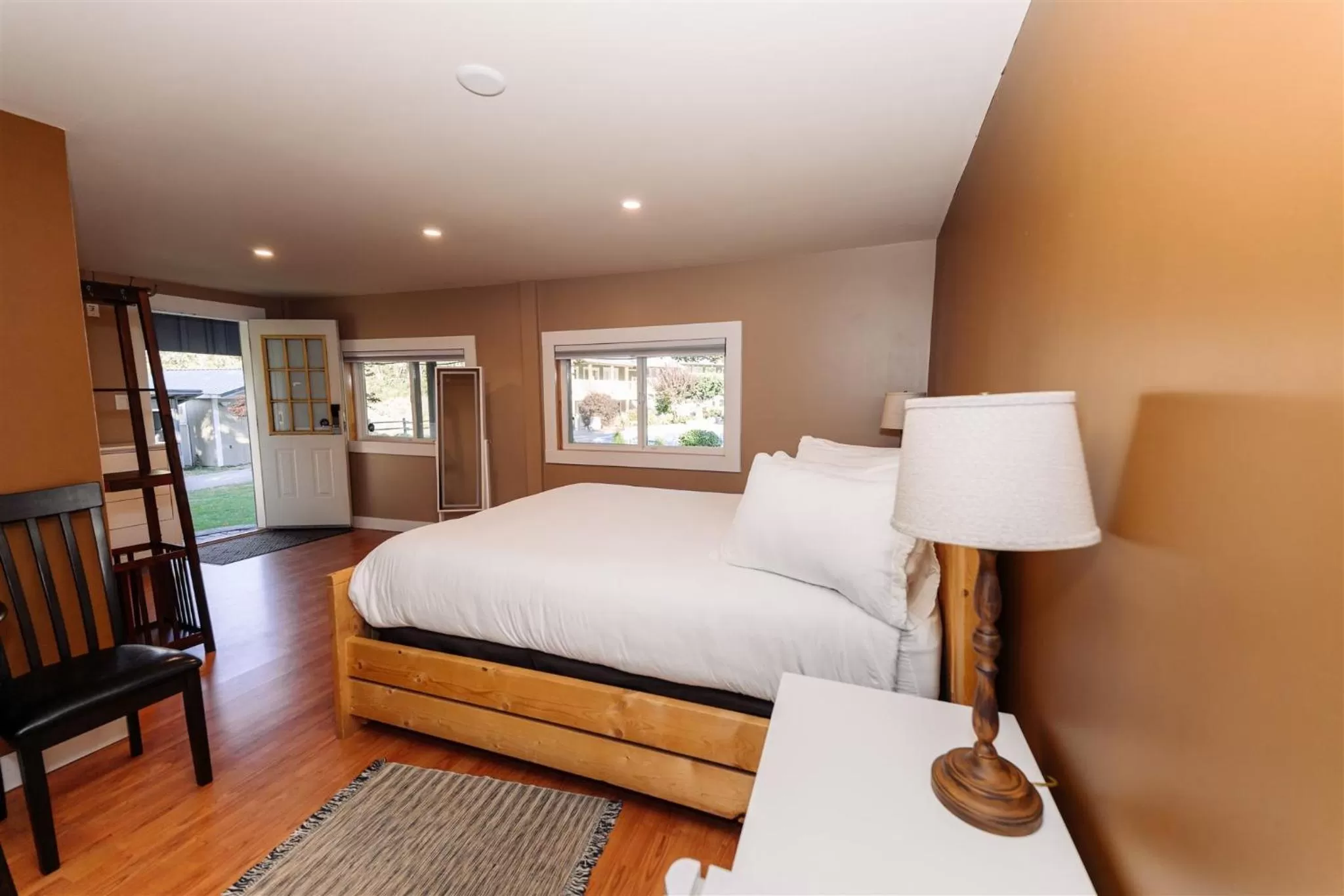 Bed in Similkameen Wild Resort & Winery Retreat