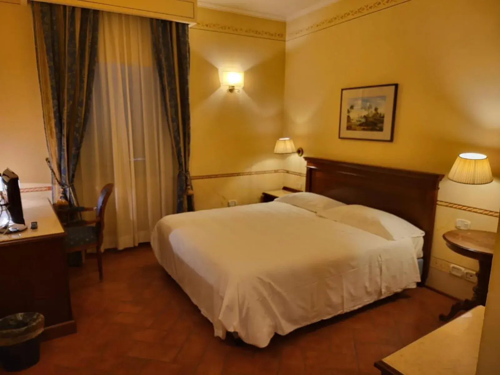 Photo of the whole room, Bed in Hotel Logge Dei Mercanti