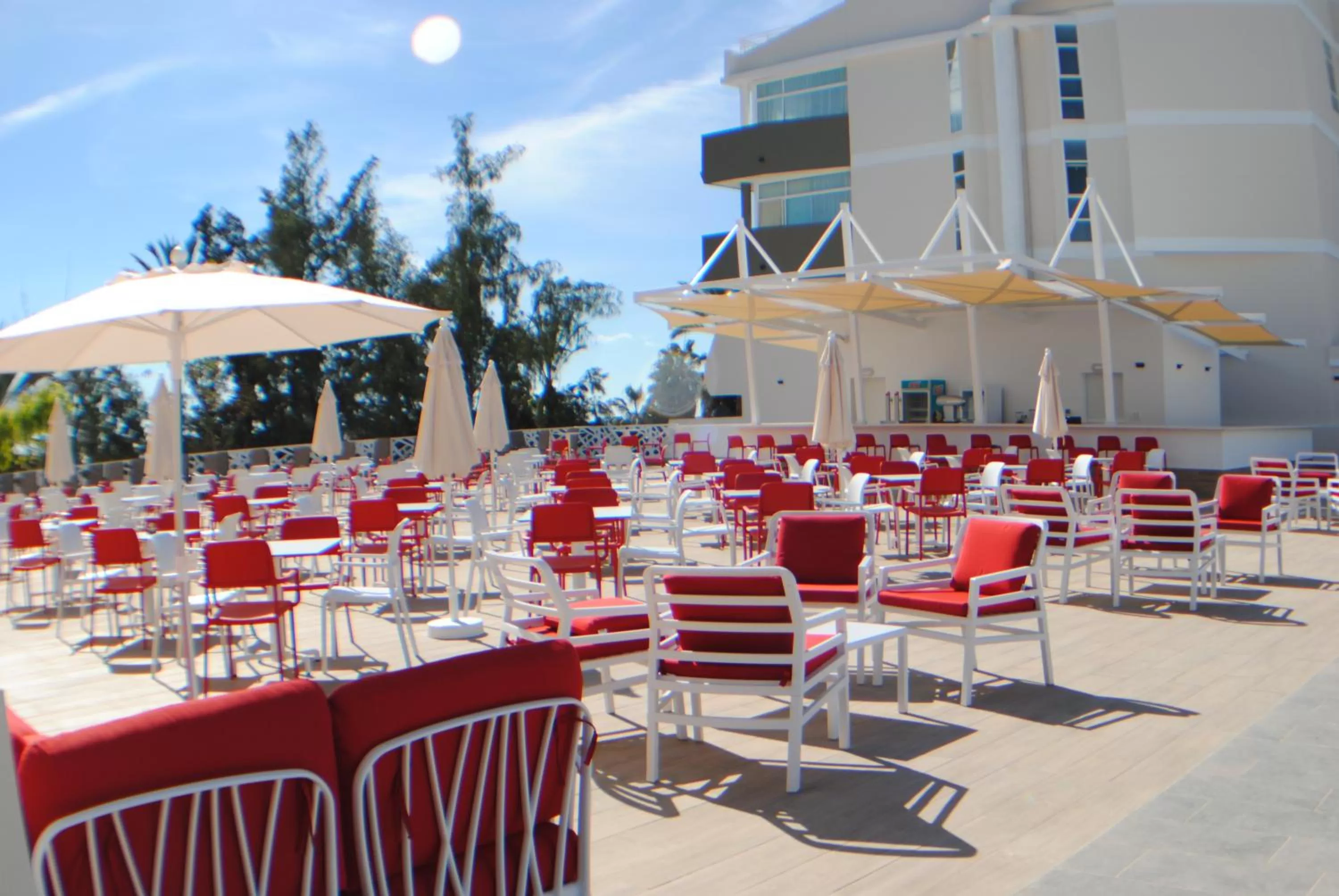 Restaurant/places to eat in Gara Suites Golf & Spa