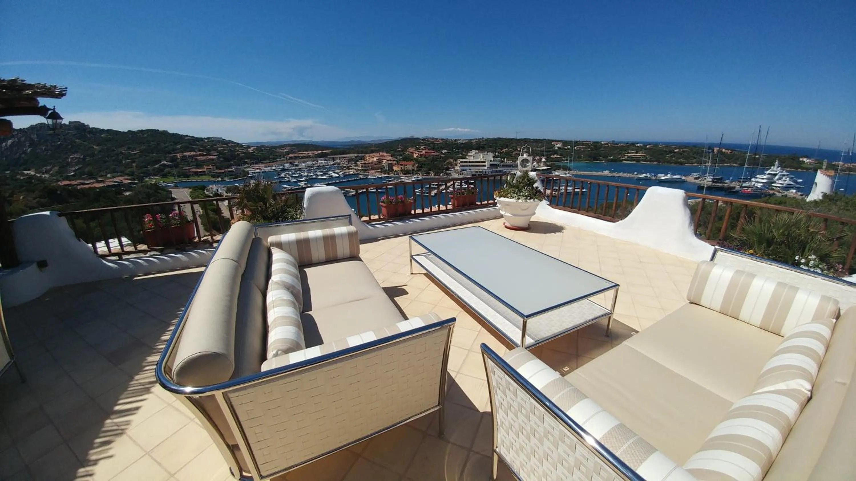 Balcony/Terrace in Hotel Luci di la Muntagna