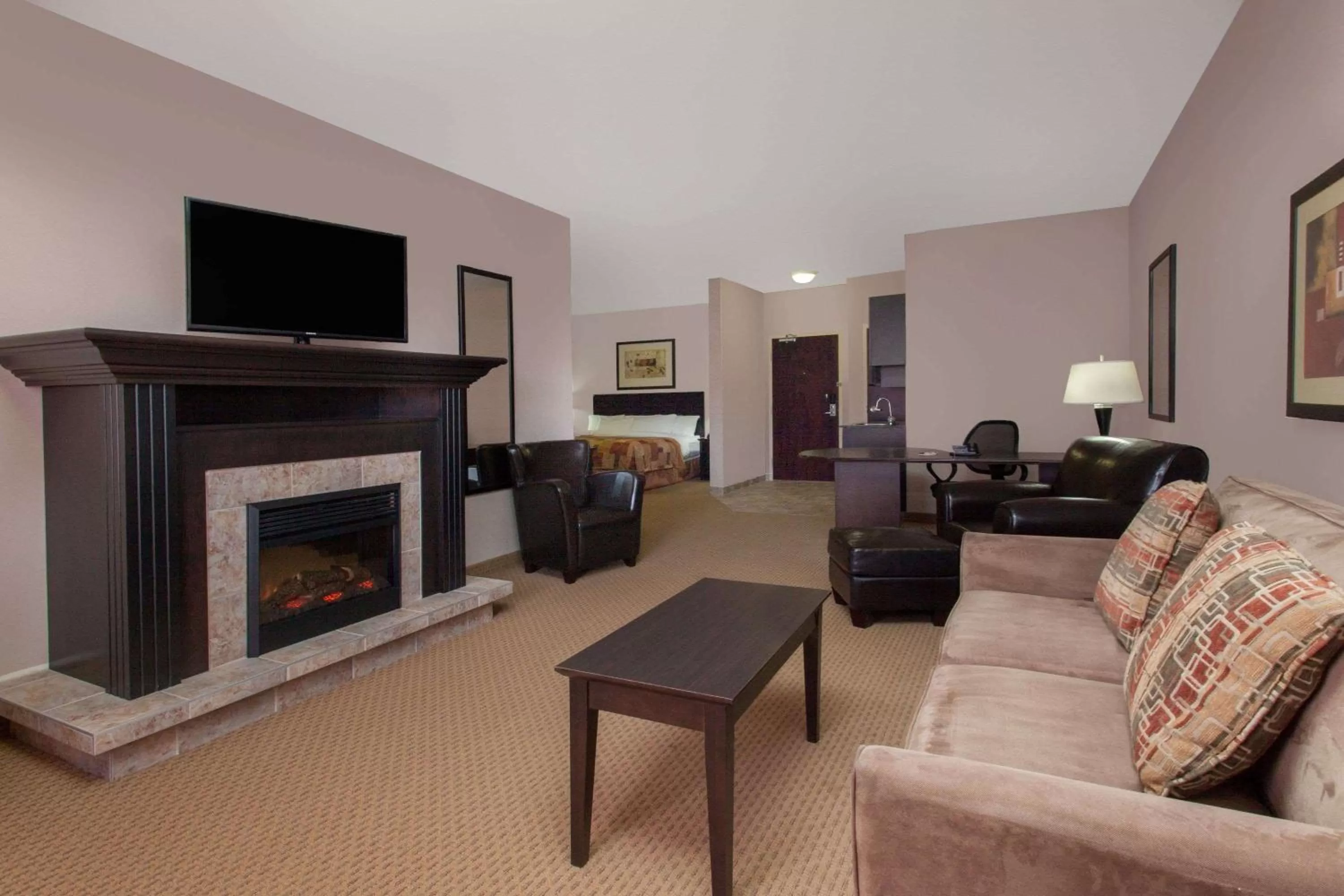 Photo of the whole room in Ramada by Wyndham Brooks