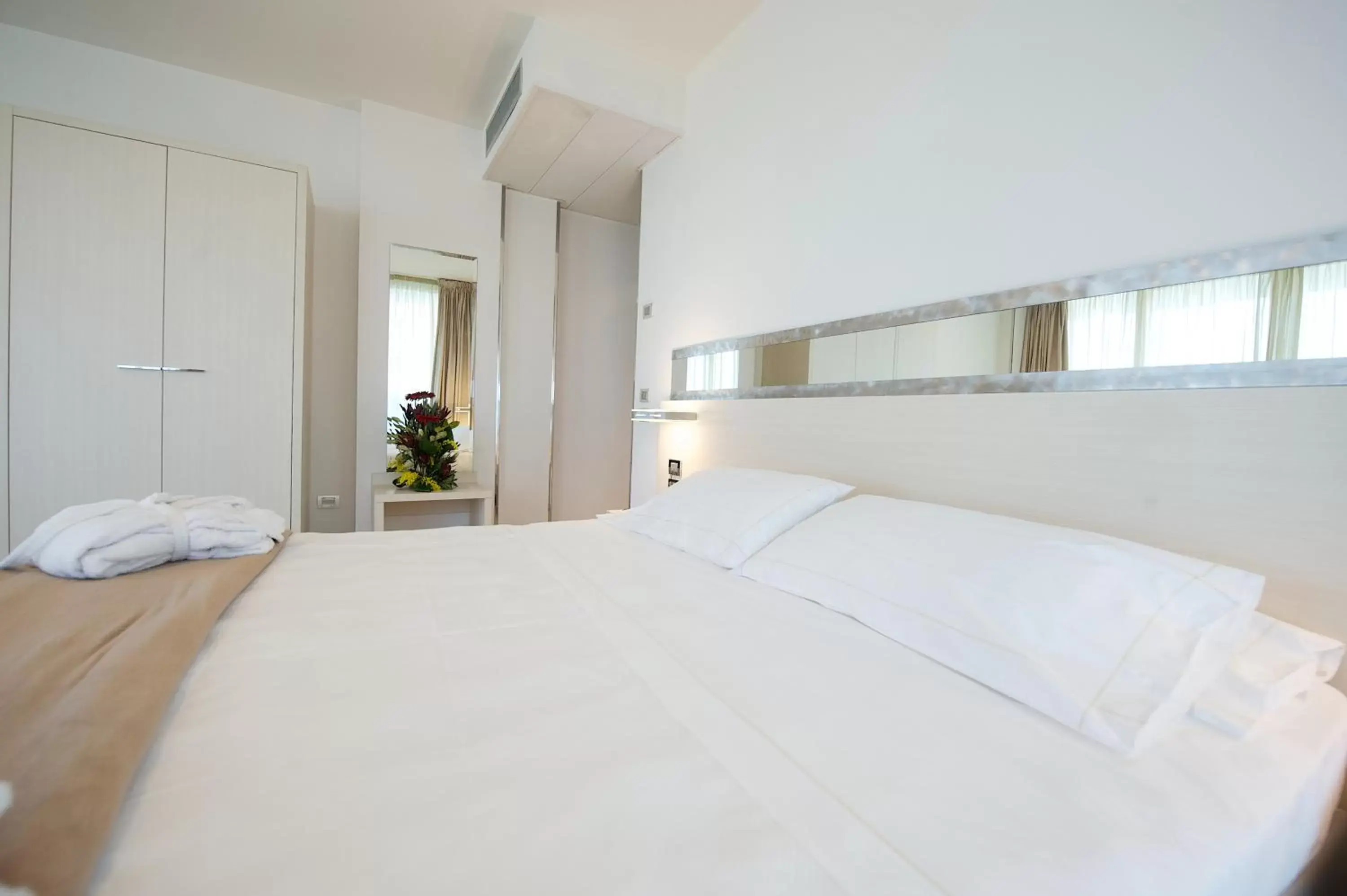 Bed in Mercure Hotel Rimini Artis
