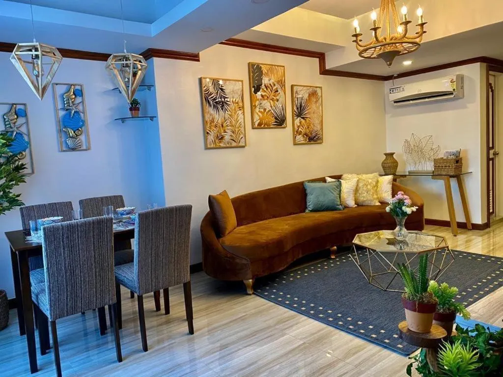 Living room, Seating Area in Mpt Suites