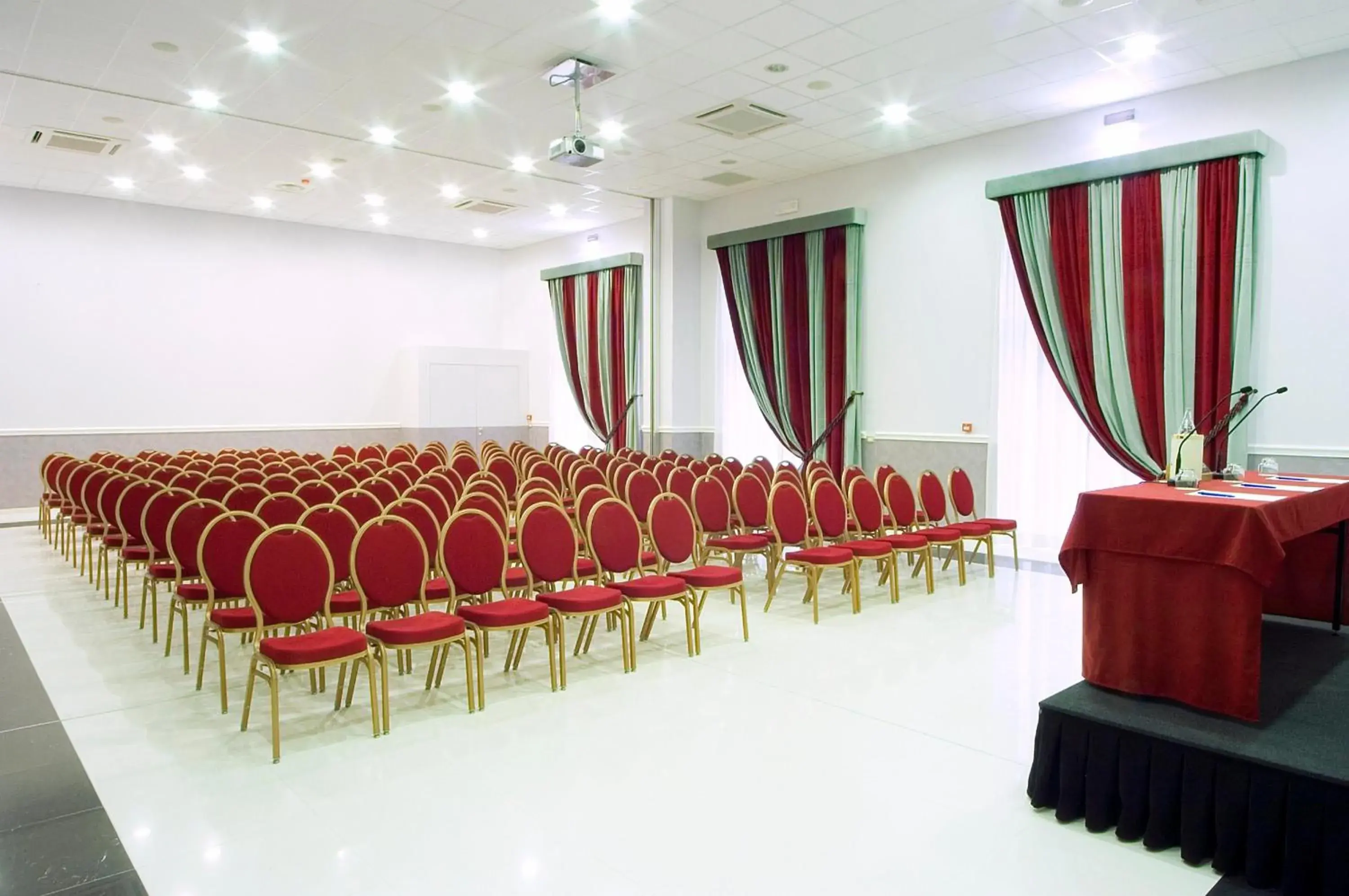 Business facilities in Zanhotel Centergross