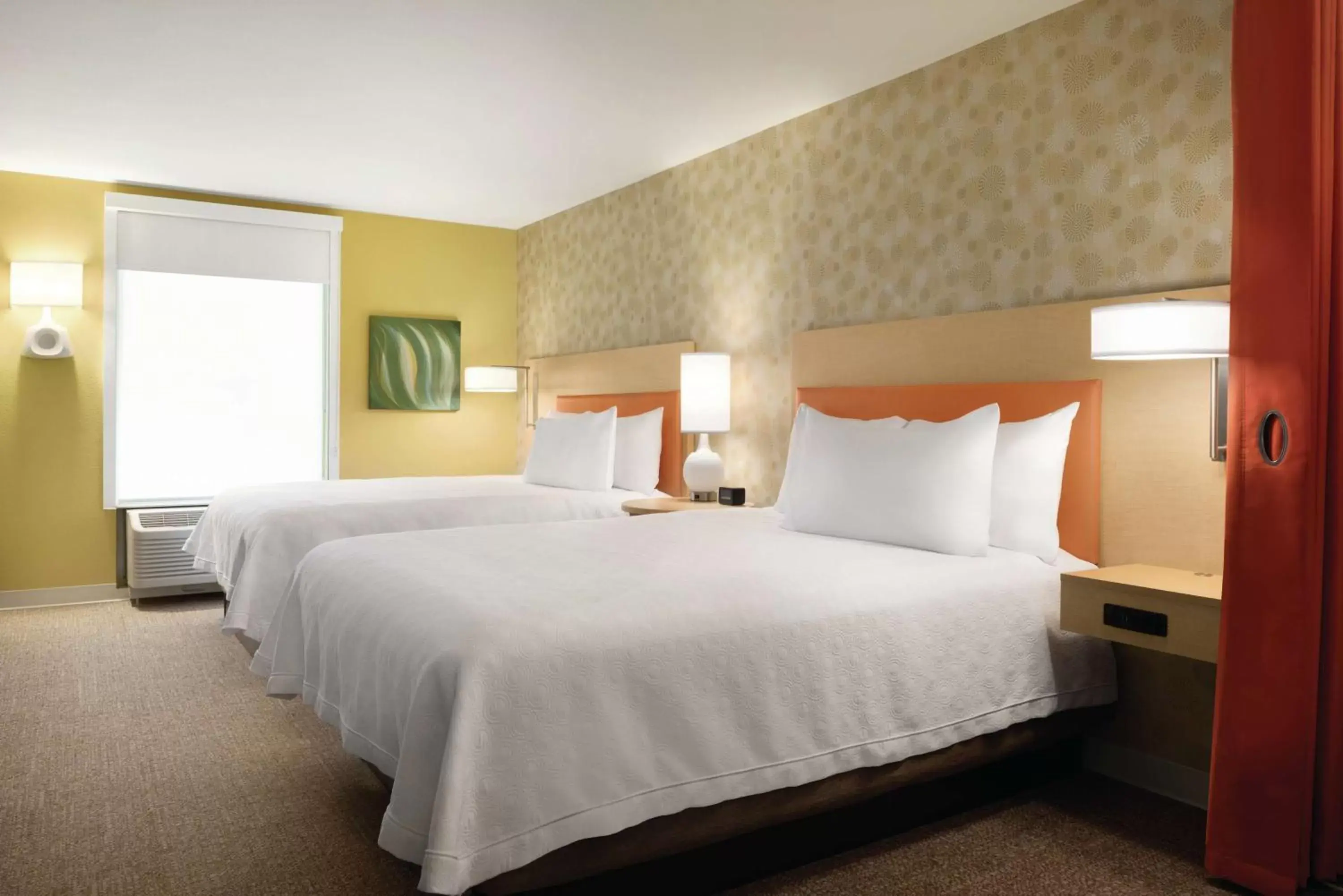 Bed in Home2 Suites By Hilton Iowa City Coralville