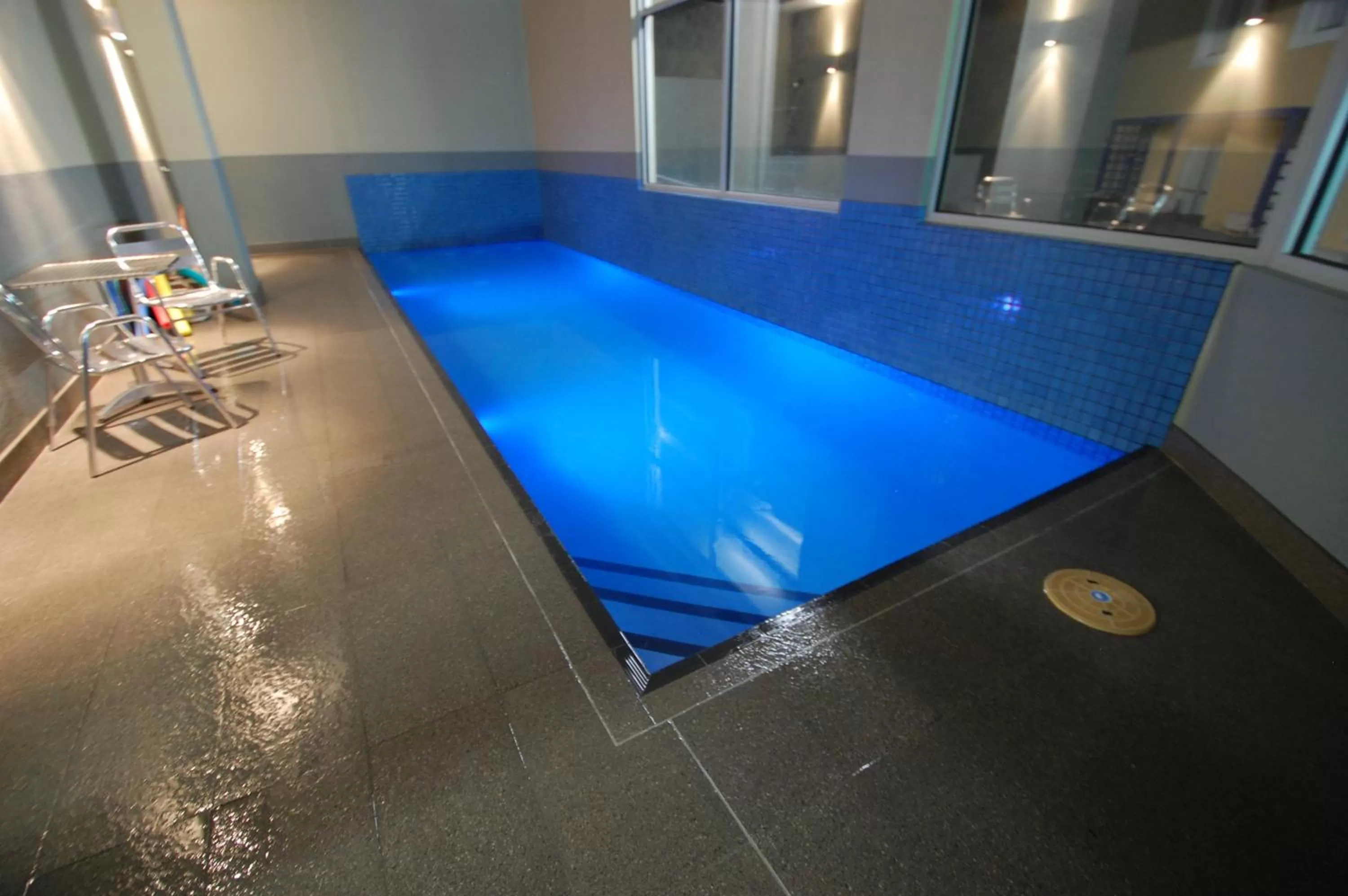 Swimming pool in Bay View Villas