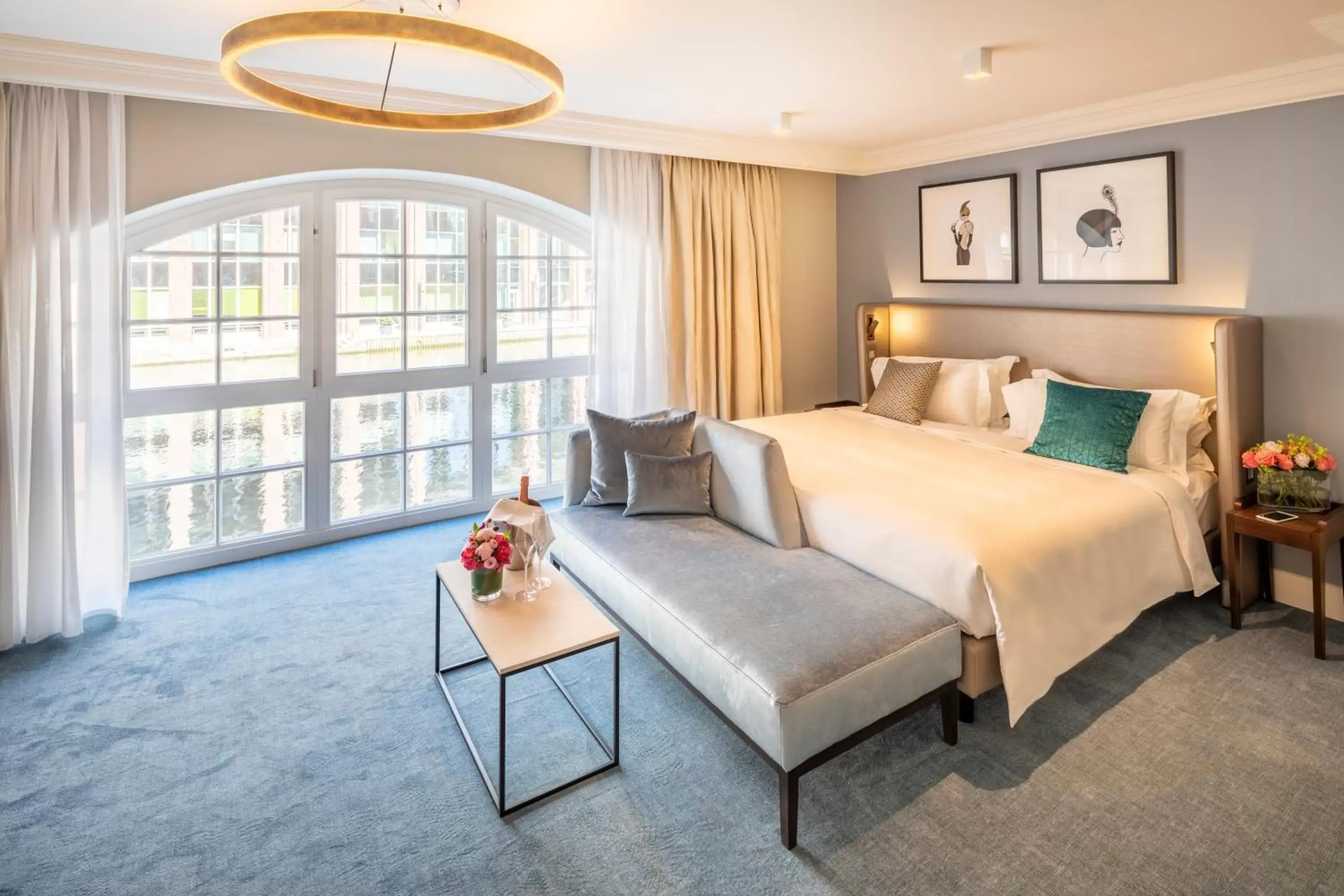 Photo of the whole room, Bed in Fraser Suites Hamburg Photo of the whole room, Bed in Fraser Suites Hamburg