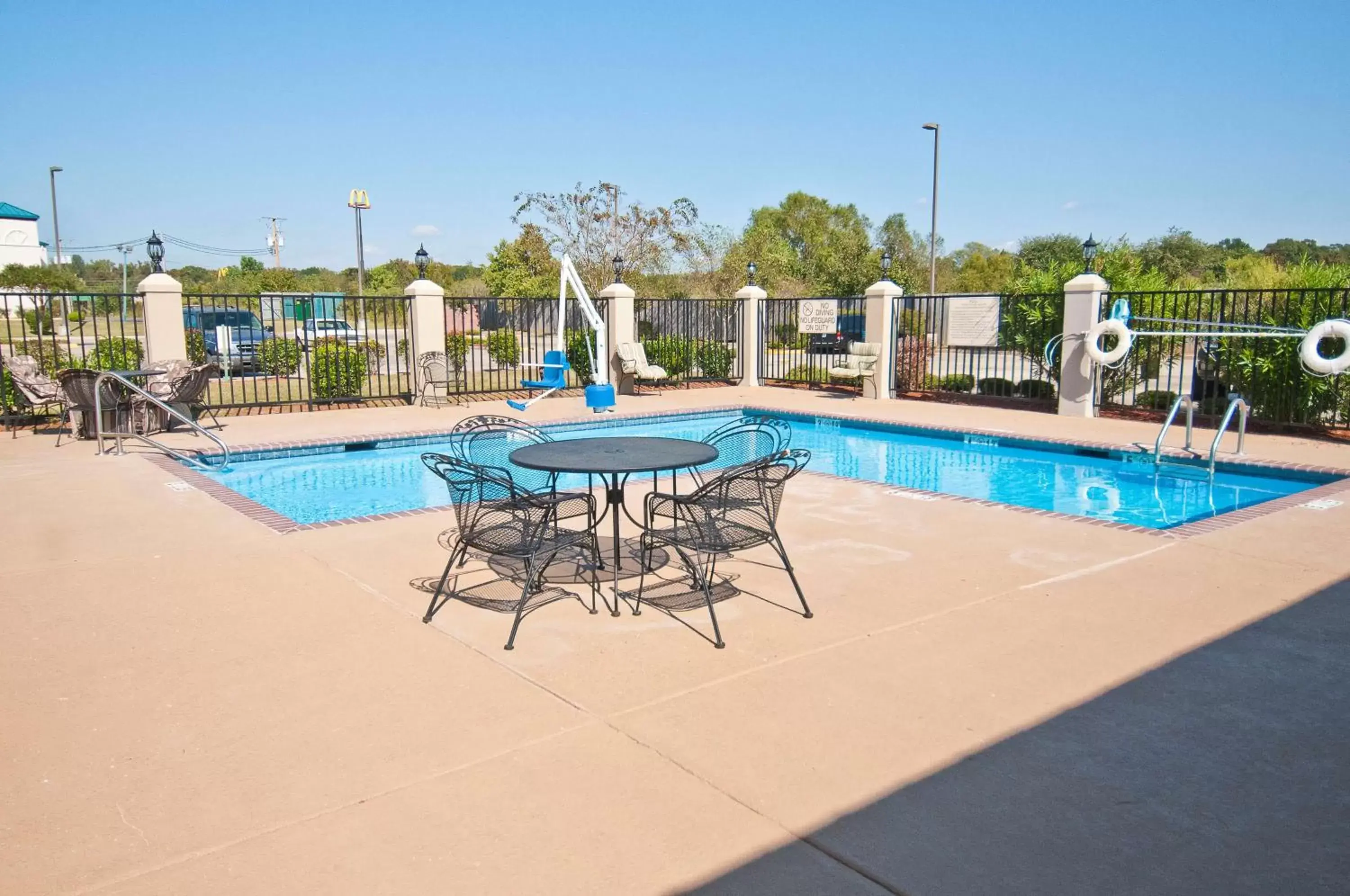 Pool view, Swimming Pool in Hampton Inn Canton