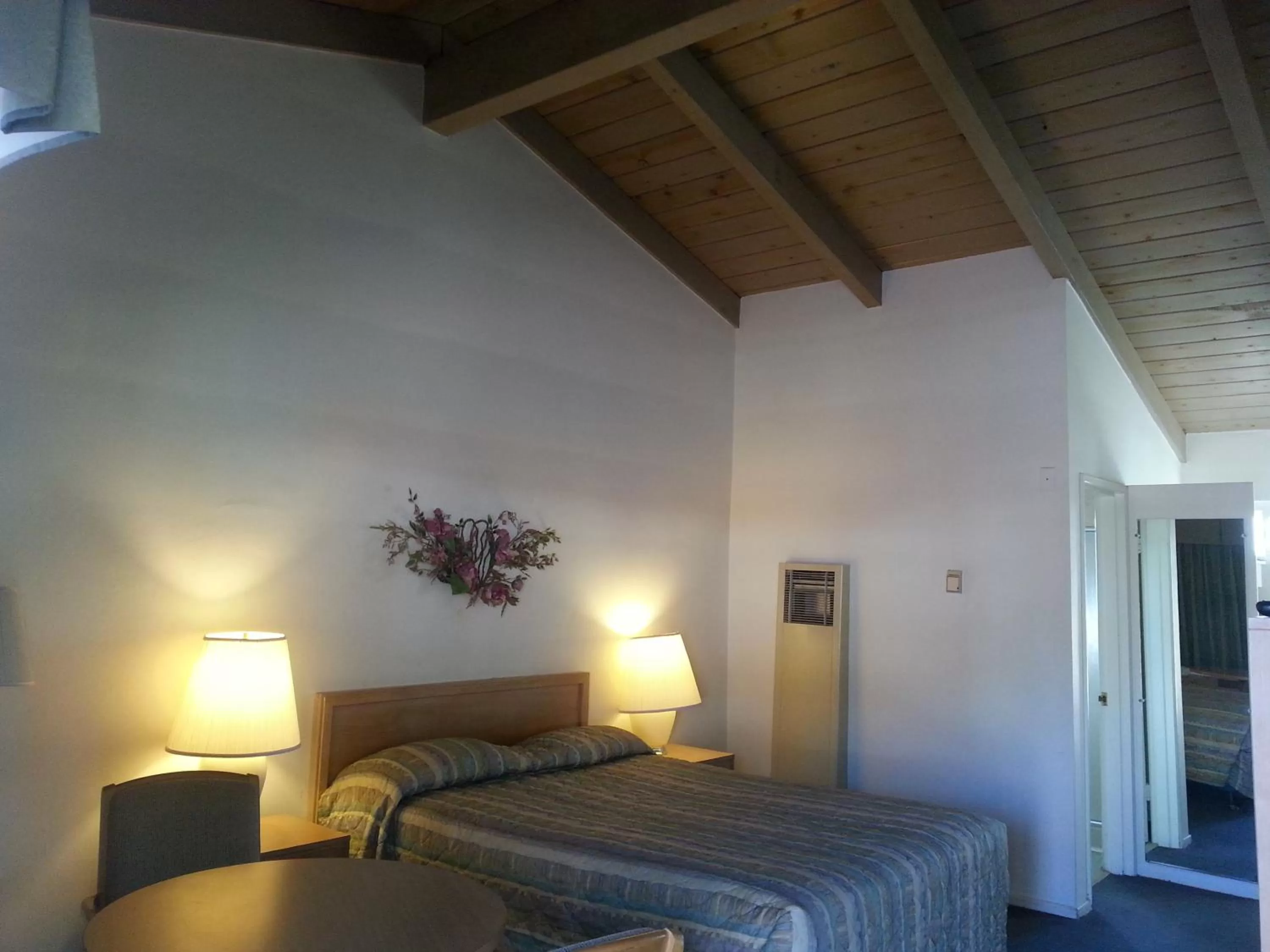 Photo of the whole room, Bed in Villa Motel