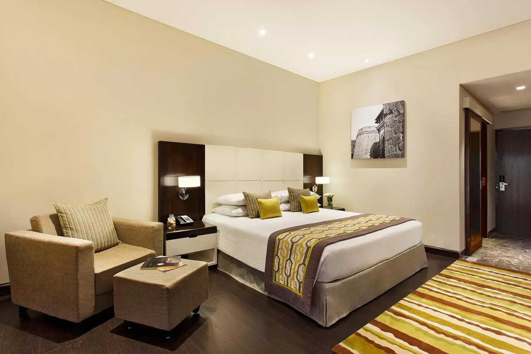 Photo of the whole room, Bed in Gateway Nashik Photo of the whole room, Bed in Gateway Nashik