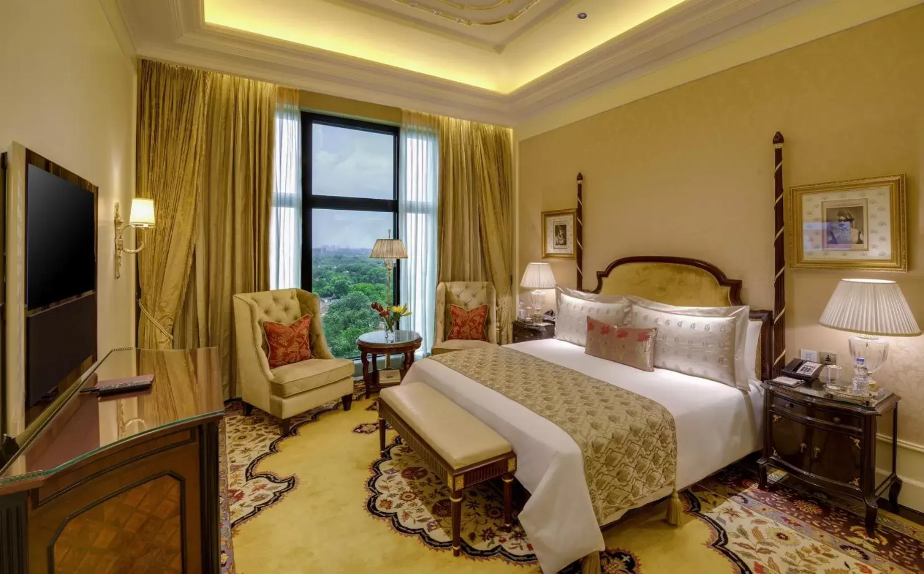 Bedroom in The Leela Palace New Delhi