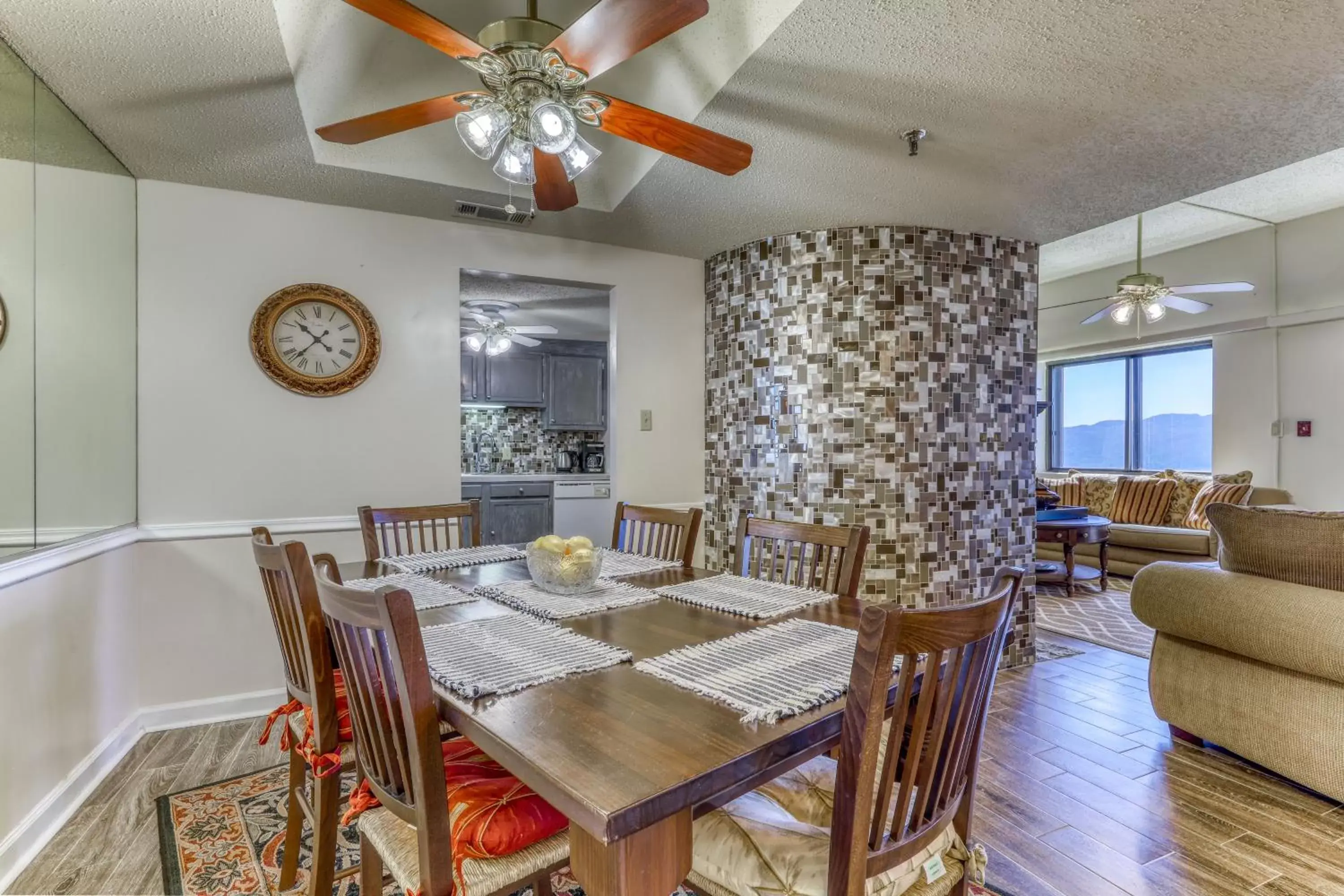 Dining Area in Sugar Top 2816