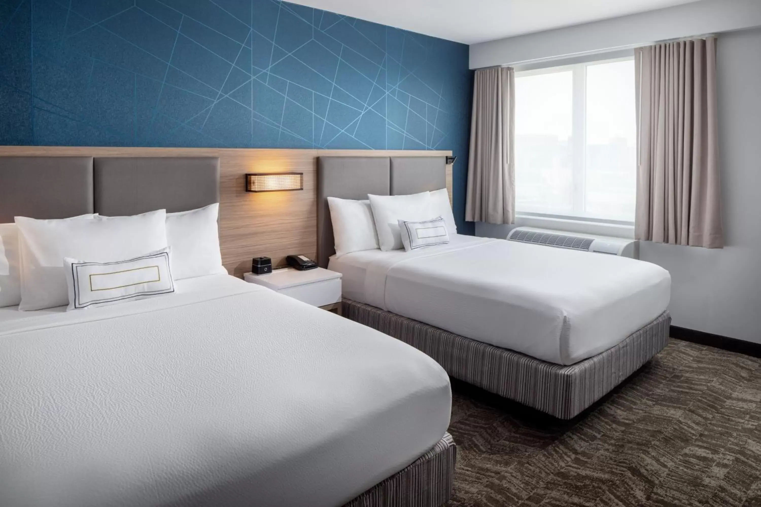 Bedroom, Bed in SpringHill Suites by Marriott New York JFK Airport Jamaica