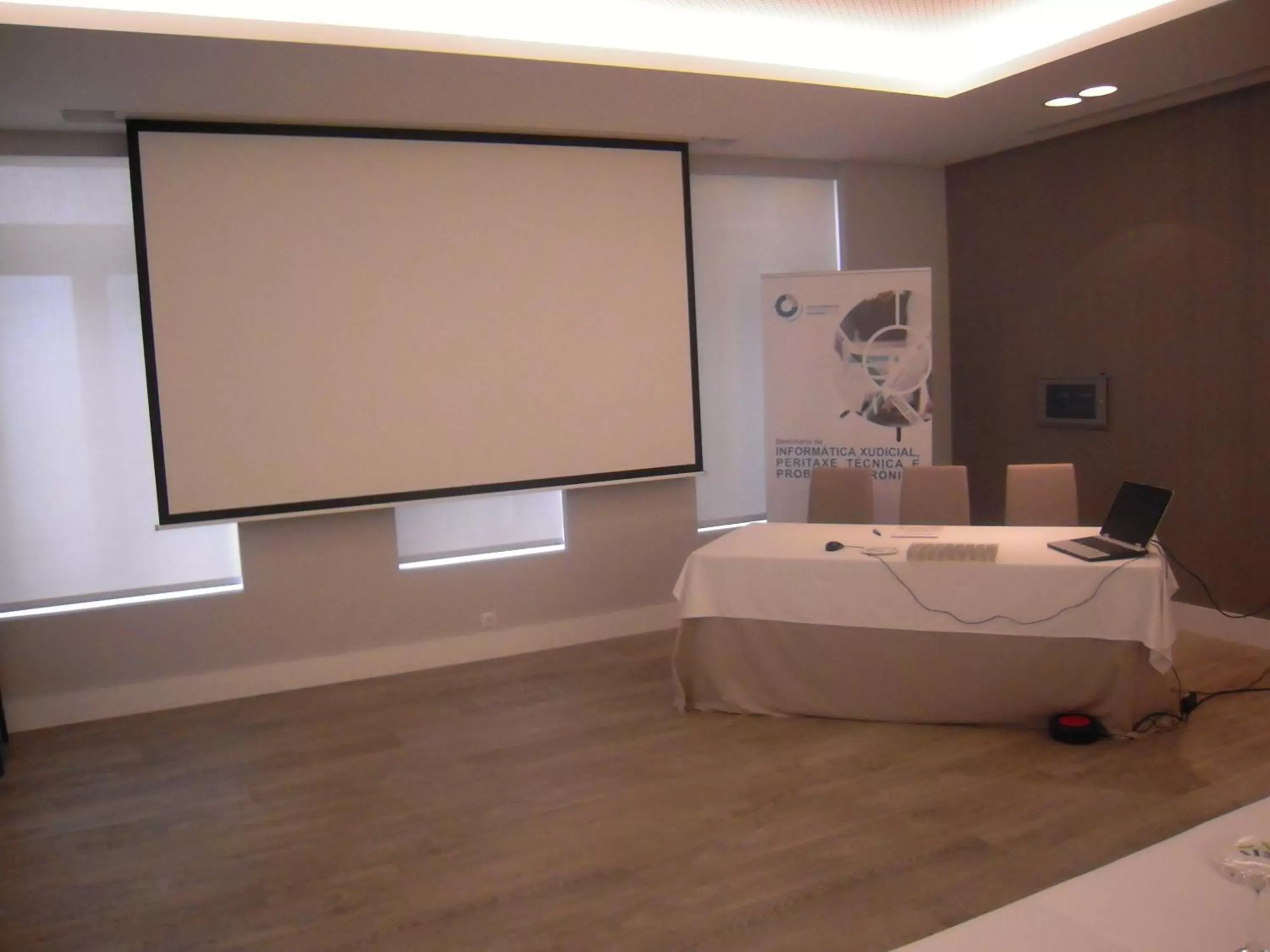 Business facilities, Bed in Hotel Mendez Nuñez Business facilities, Bed in Hotel Mendez Nuñez