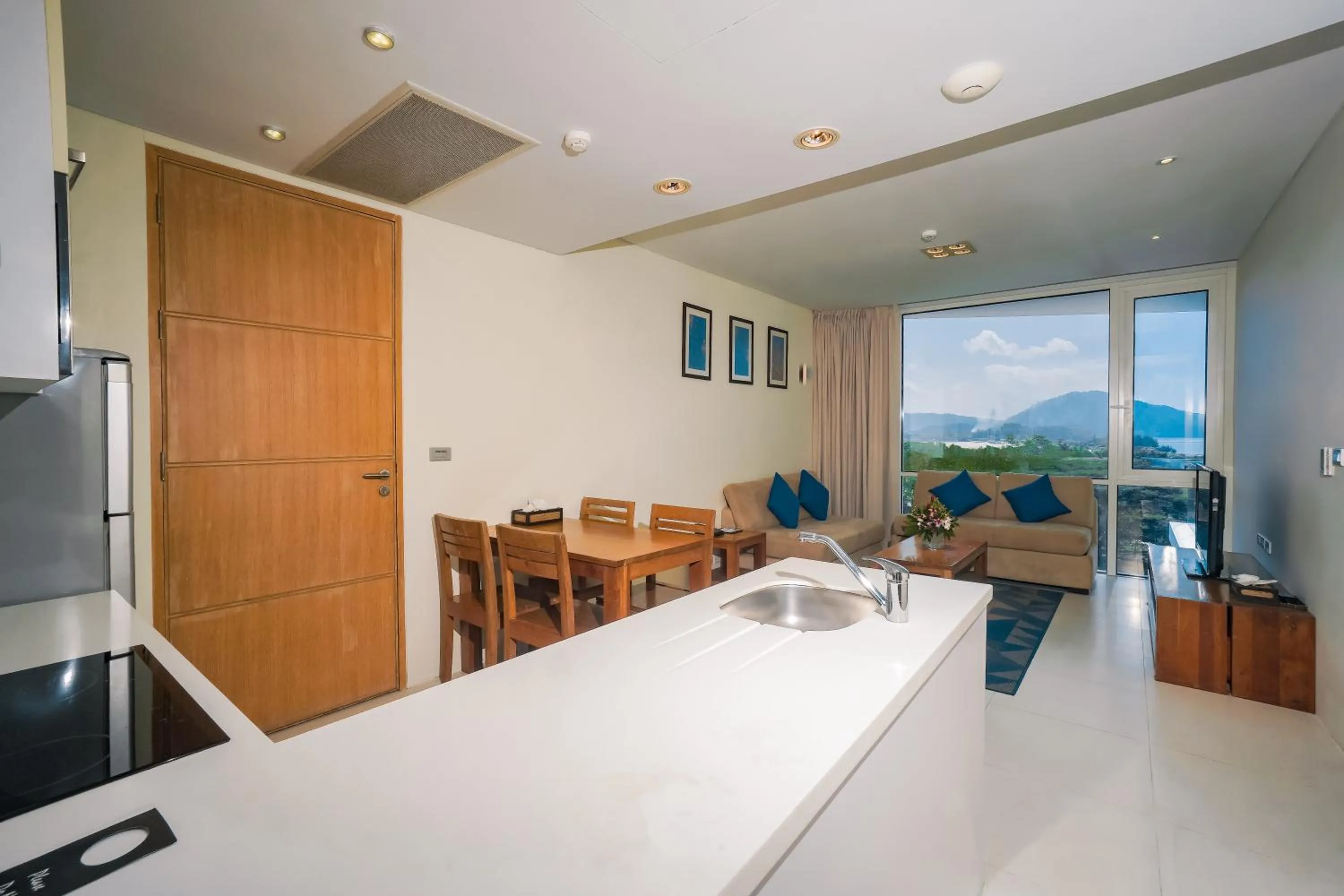 Dining area in Splash Beach Resort Phuket Family-Friendly Water Park Resort Near Phuket Airport