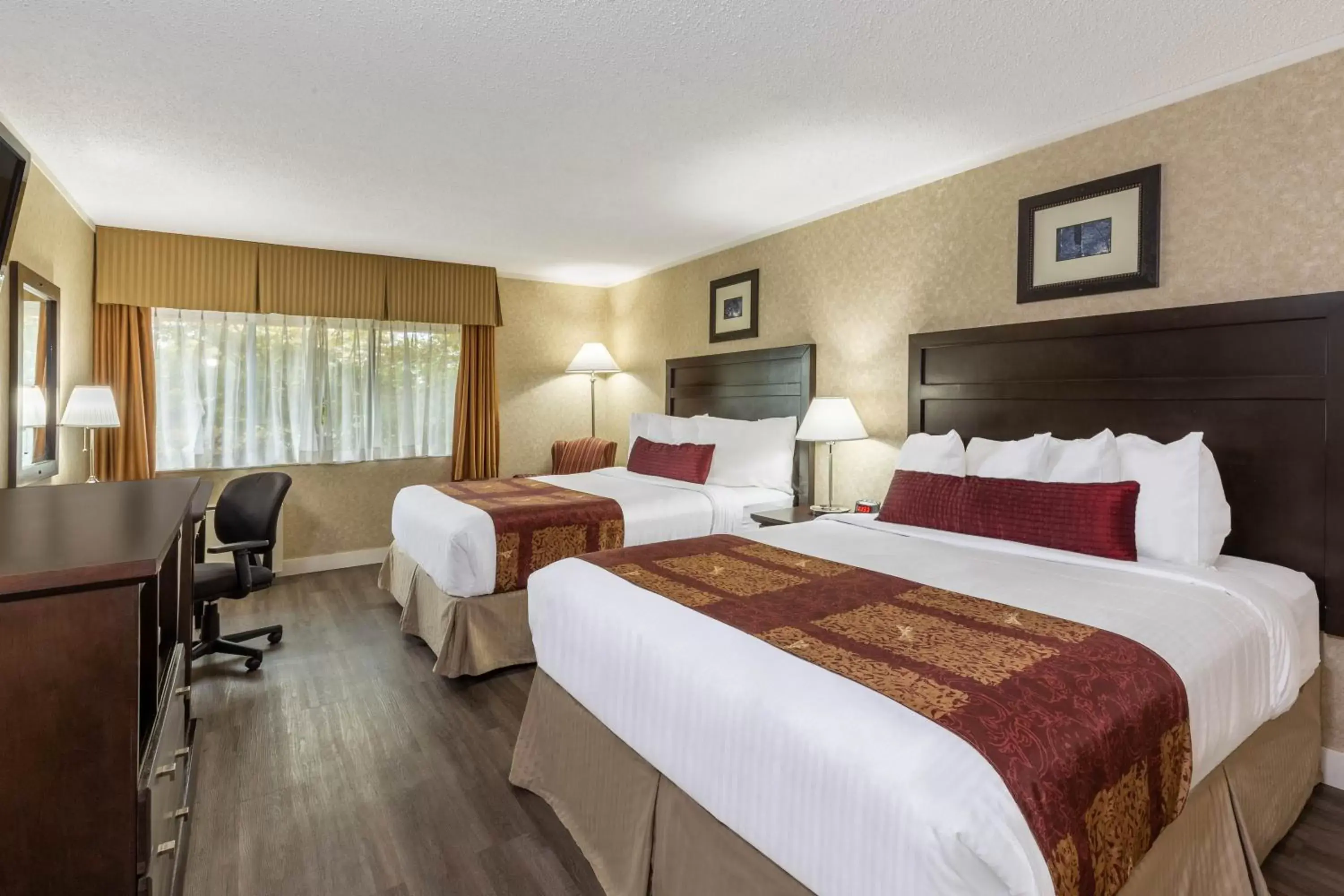 Bedroom, Bed in Ramada by Wyndham Coquitlam