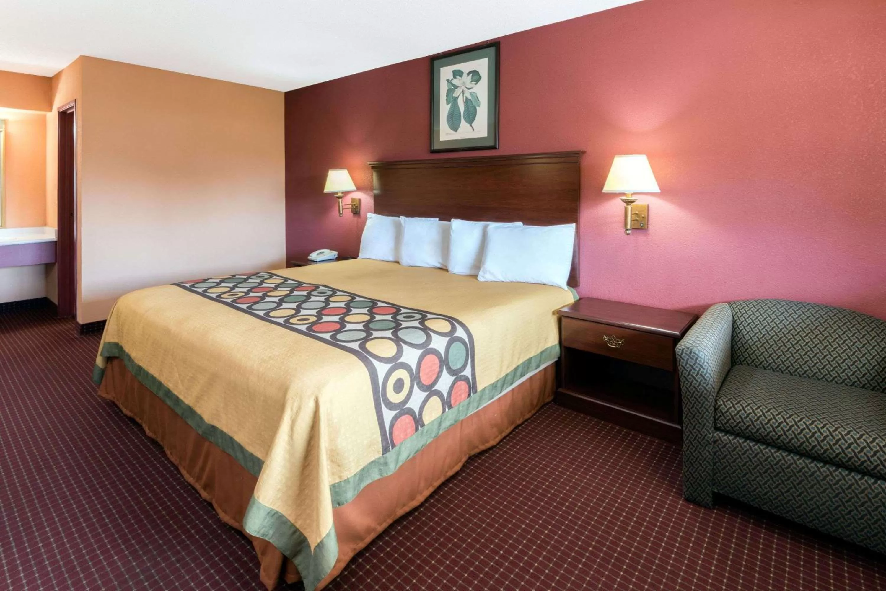 Photo of the whole room, Bed in Super 8 by Wyndham Strongsville/Cleveland