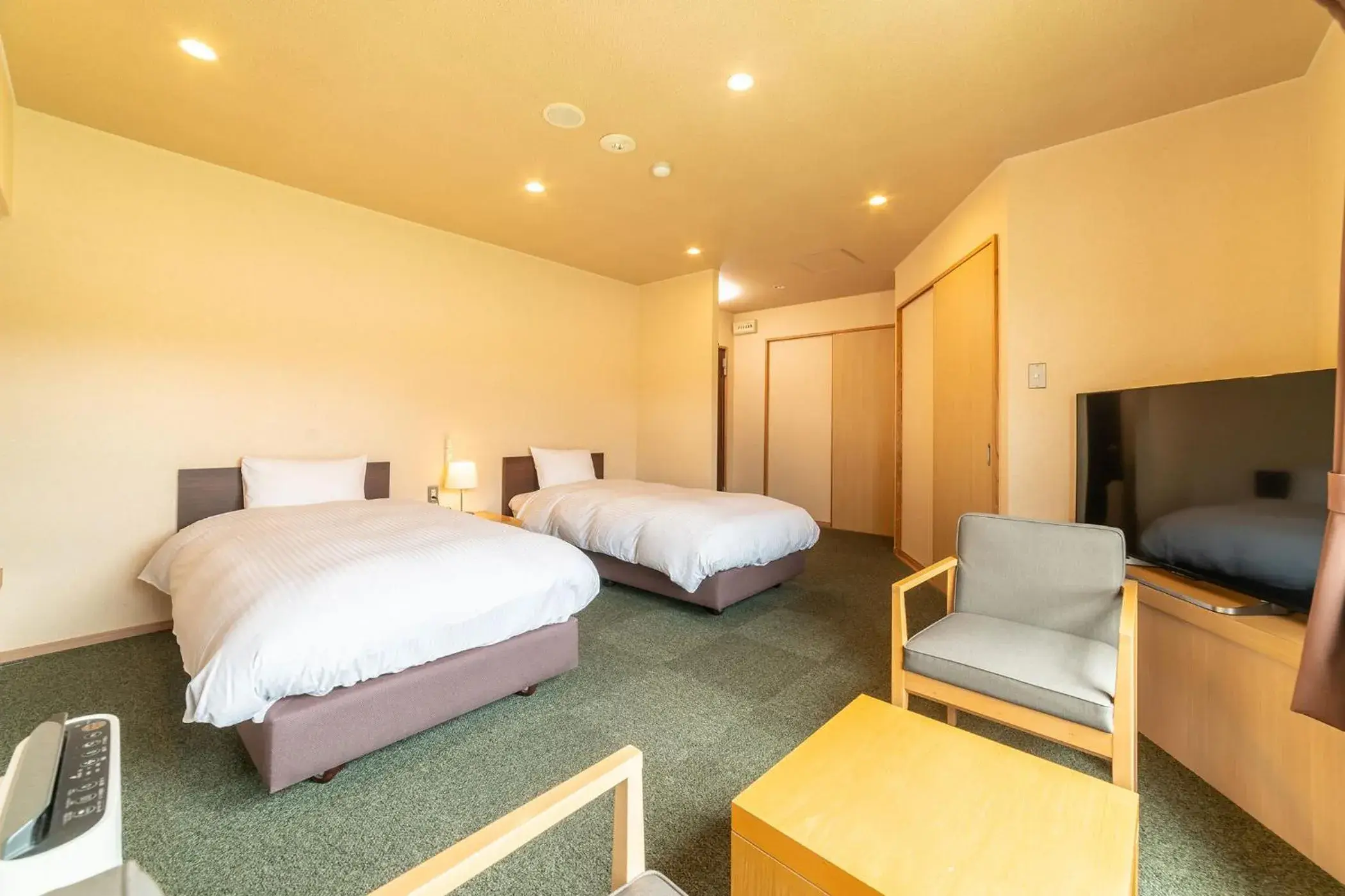 Photo of the whole room, Bed in Ooedo Onsen Monogatari Kinosaki