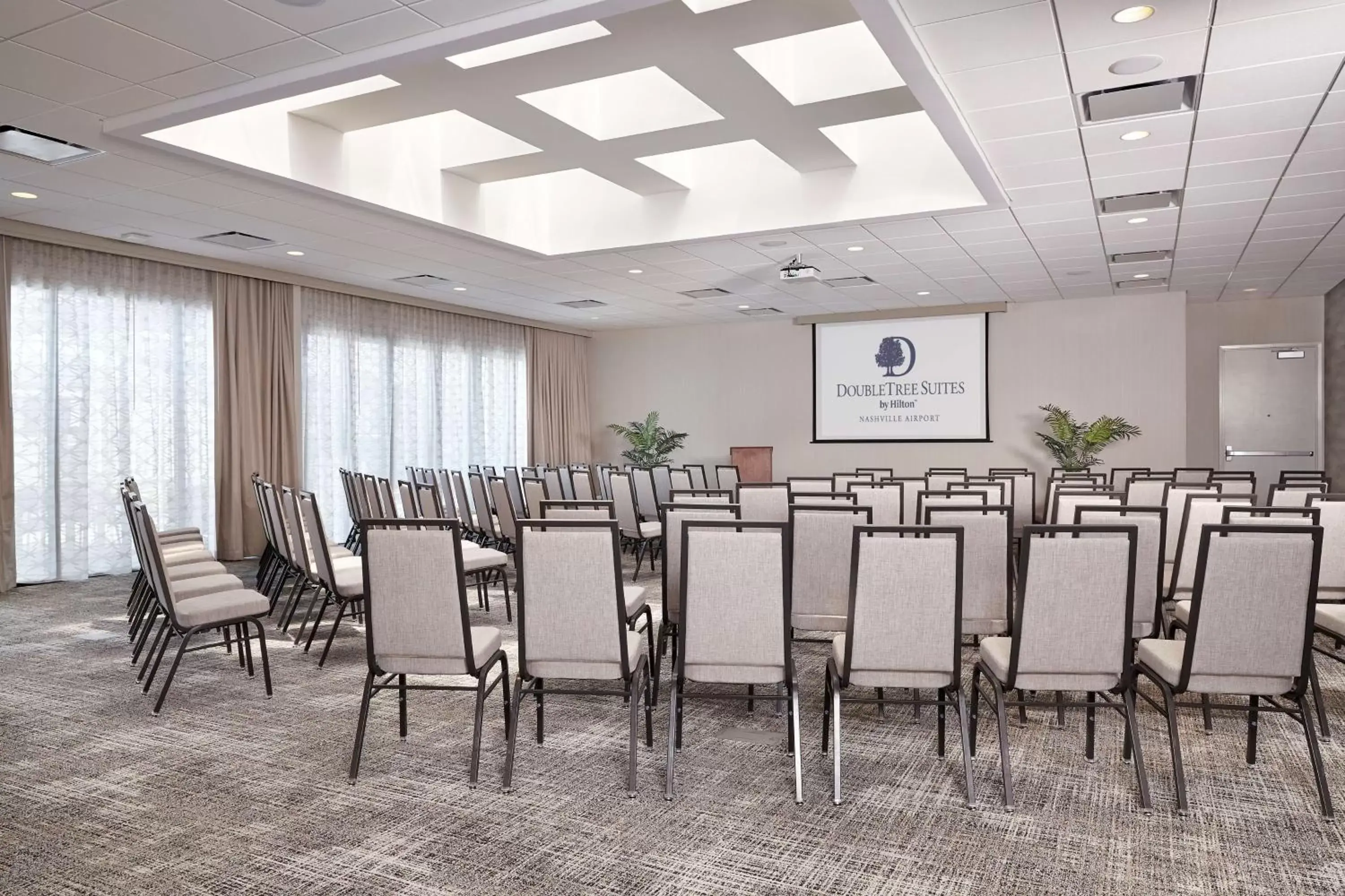 Meeting/conference room in DoubleTree Suites by Hilton Nashville Airport
