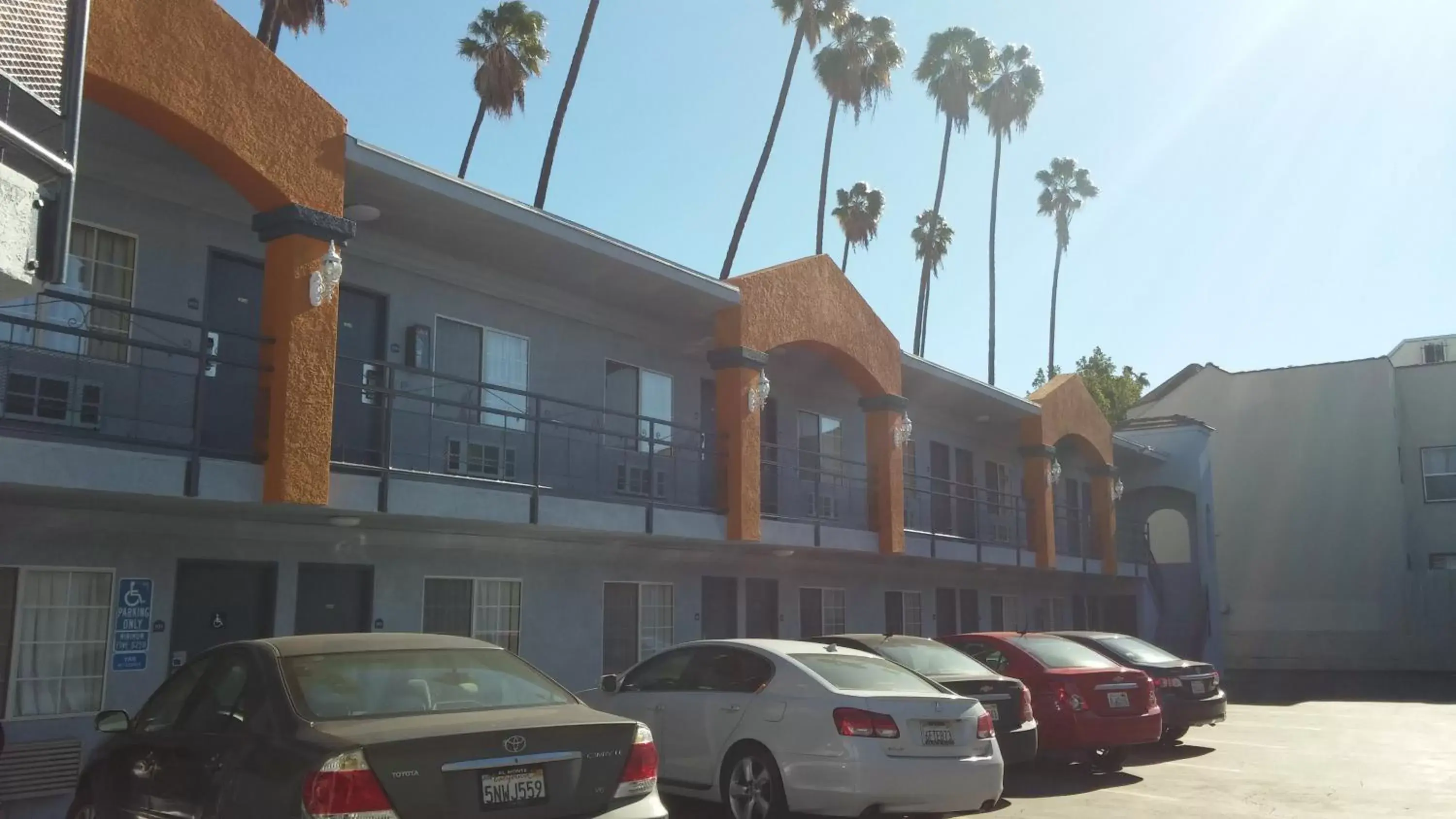 Facade/entrance, Property Building in Value Inn Hollywood