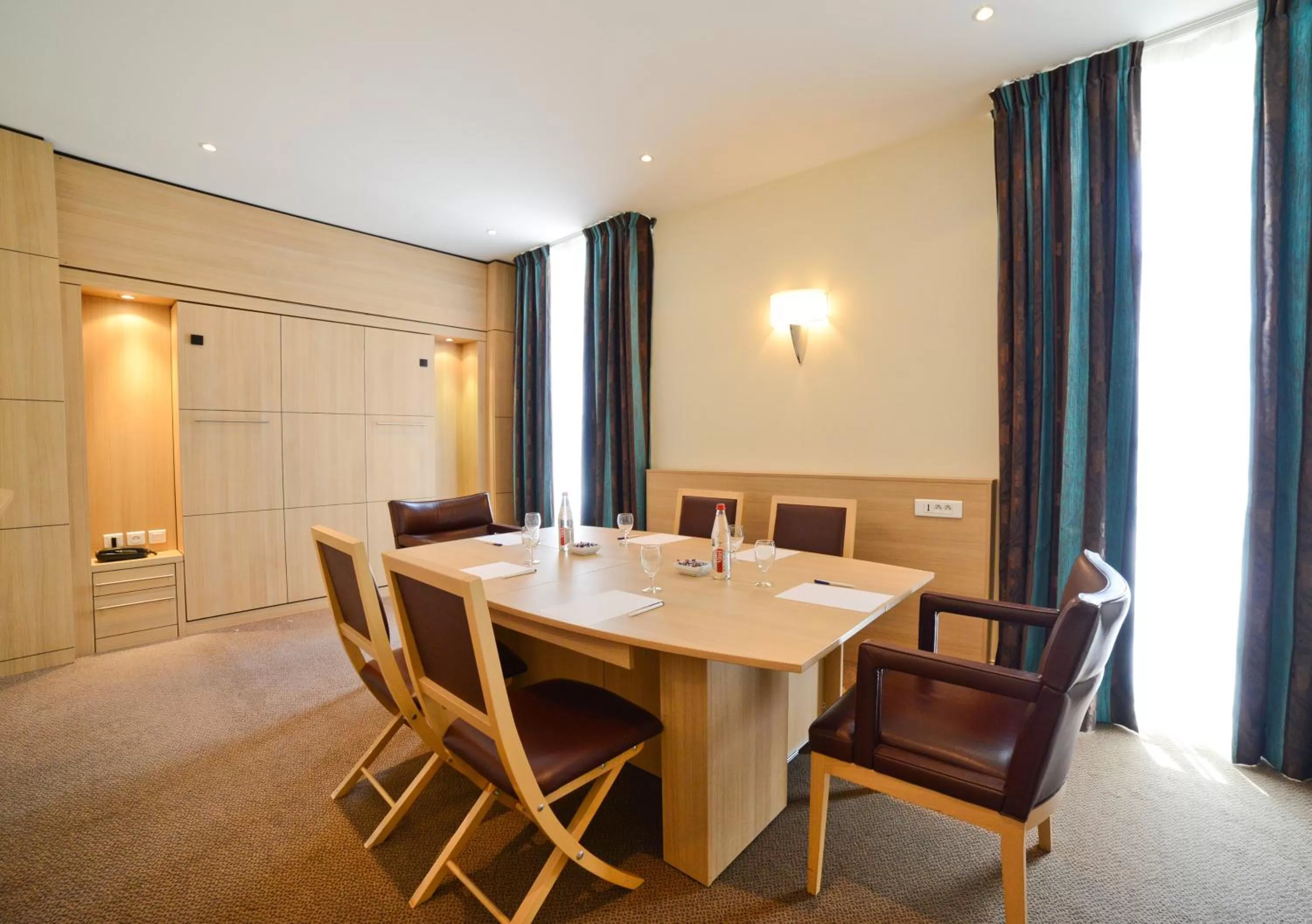 Business facilities in Hôtel Mercure Bayonne Centre Le Grand Hotel