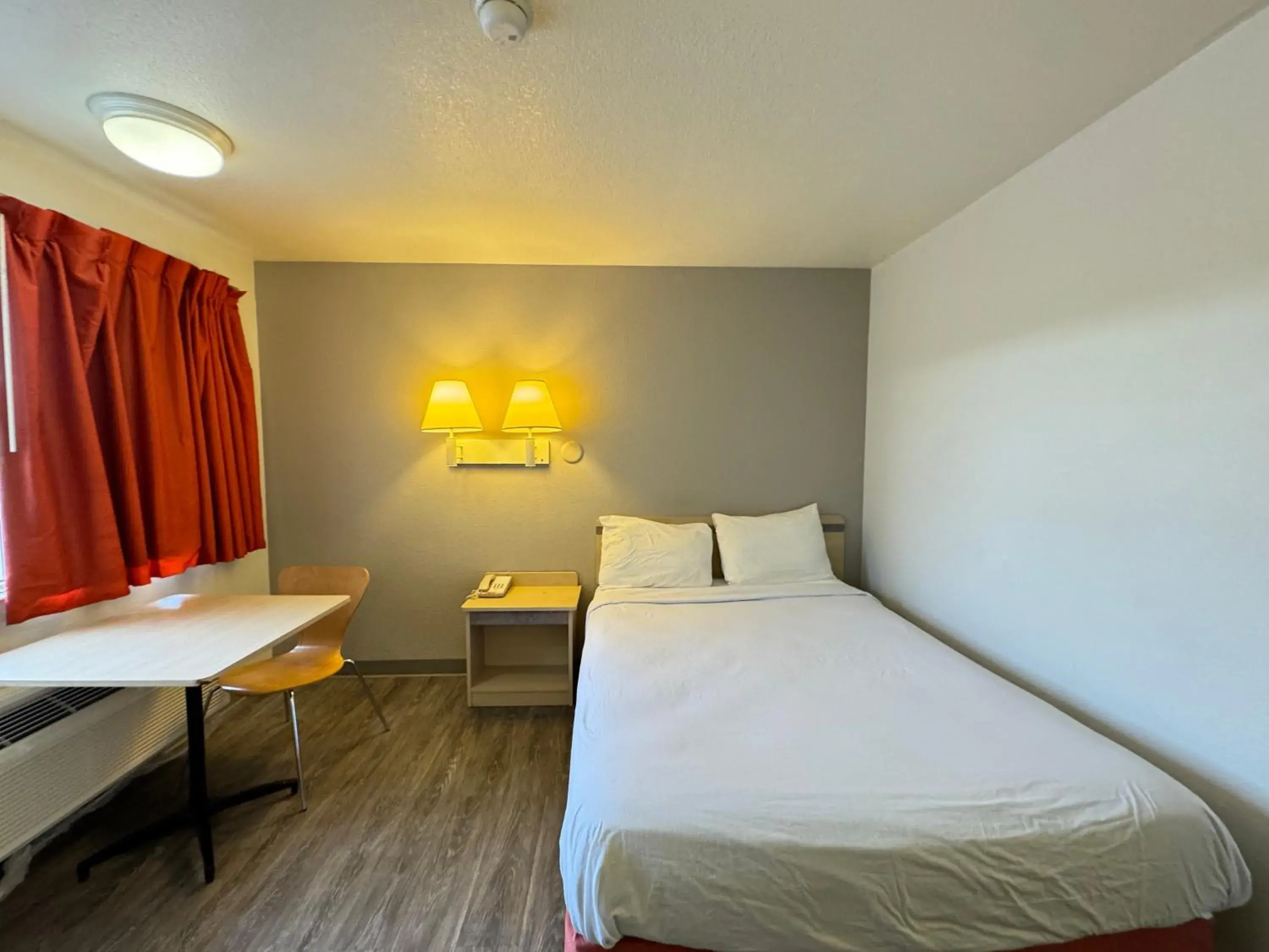 Bedroom, Bed in Motel 6-Casper, WY