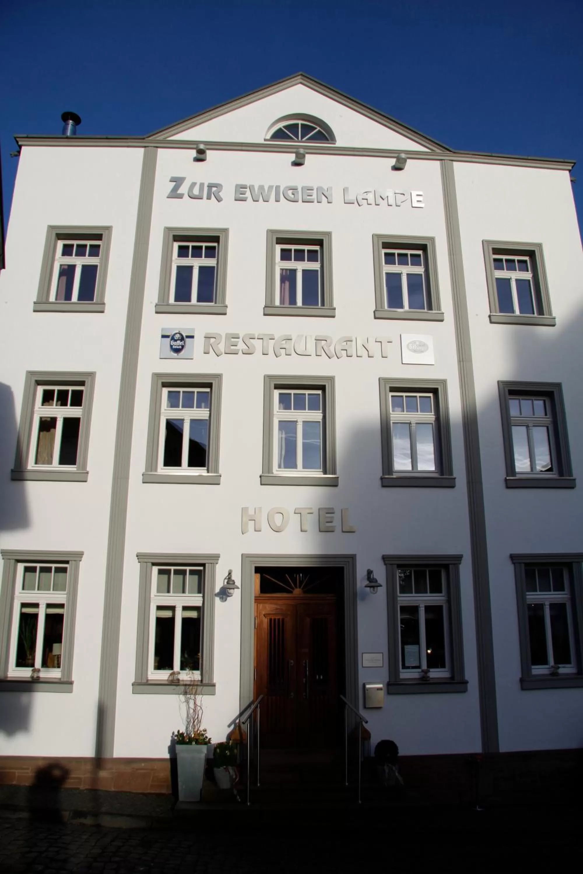 Facade/entrance in Zur Ewigen Lampe Romantisches Landhotel & Restaurant