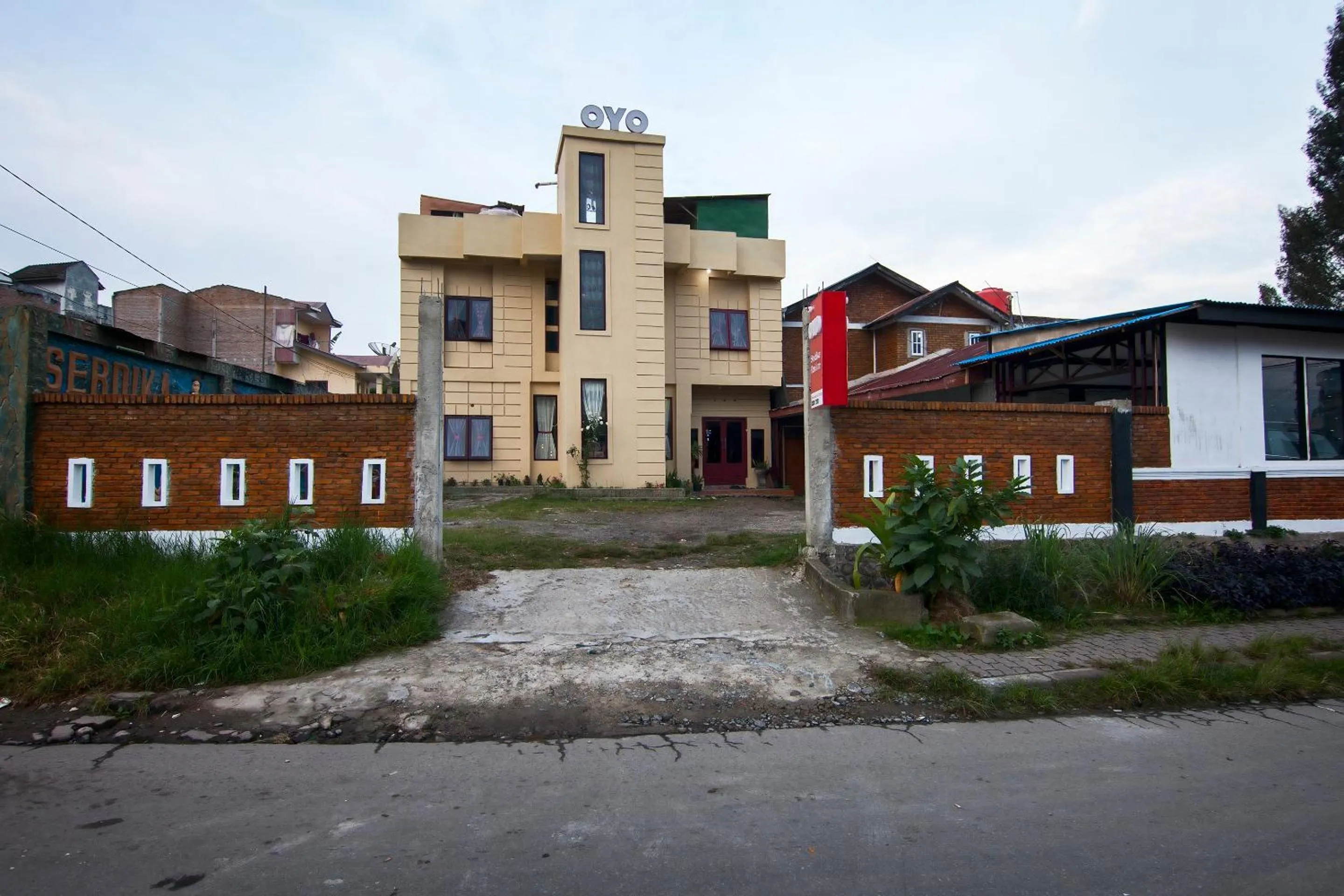 RedDoorz at Serdika Pavilion Berastagi