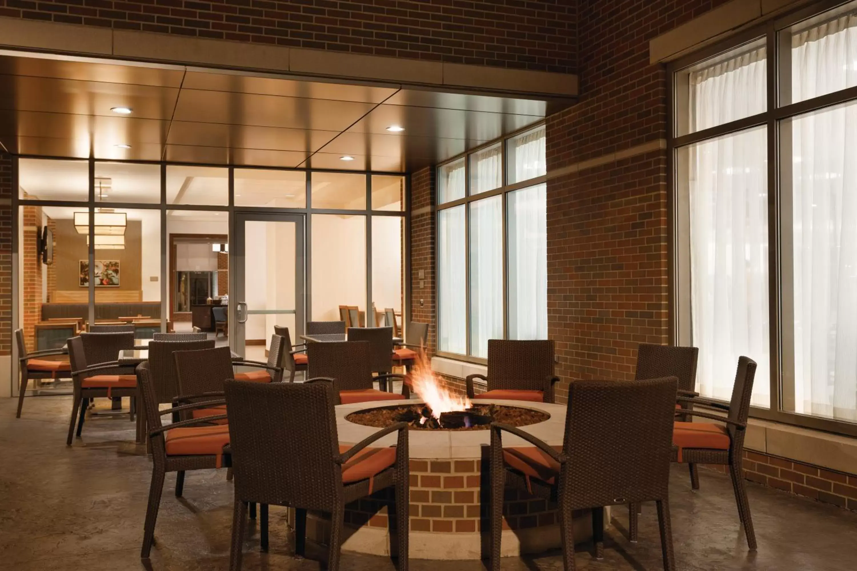 Patio, Restaurant/Places to Eat in Hyatt Place Buffalo / Amherst, NY