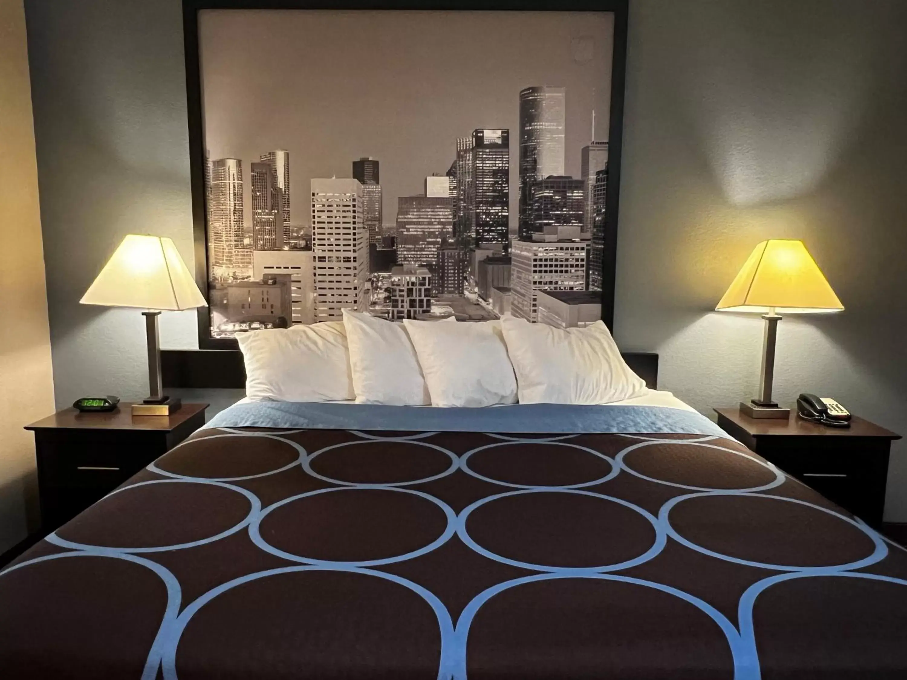 Bed in Super 8 by Wyndham Center Bed in Super 8 by Wyndham Center