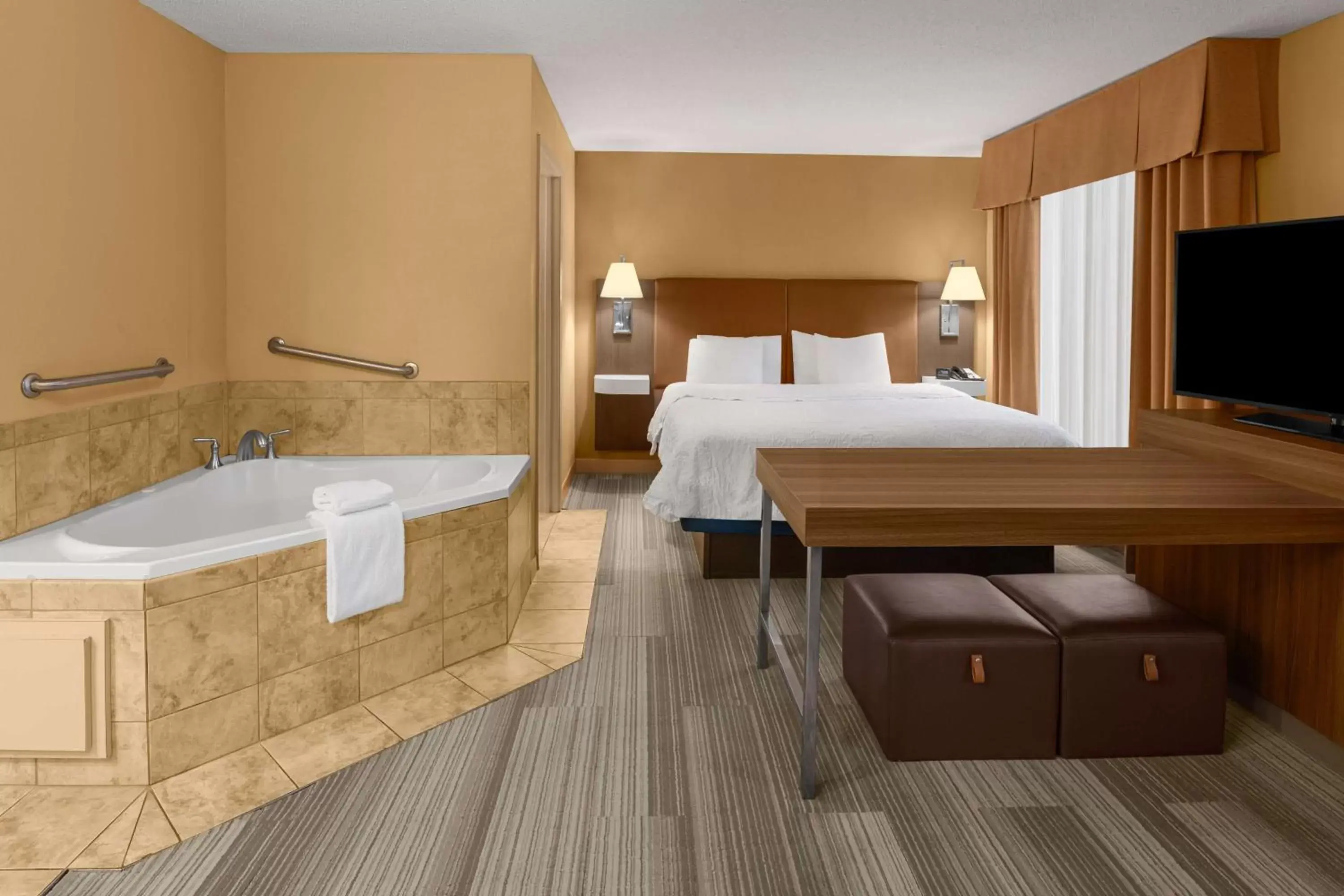 Bedroom, Bathroom in Hampton Inn & Suites Banning/Beaumont