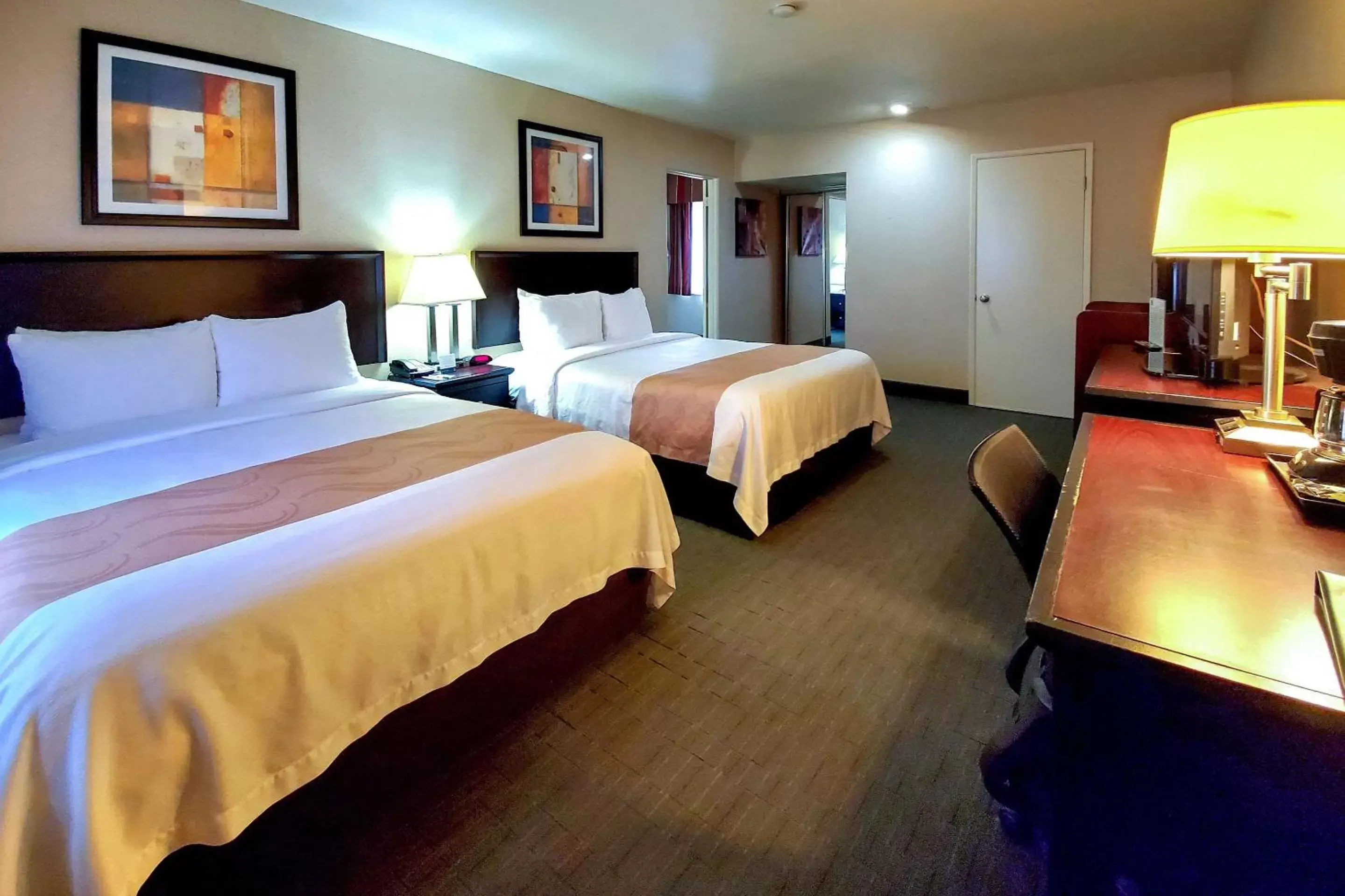 Bedroom, Bed in Quality Inn & Suites Anaheim at the Park