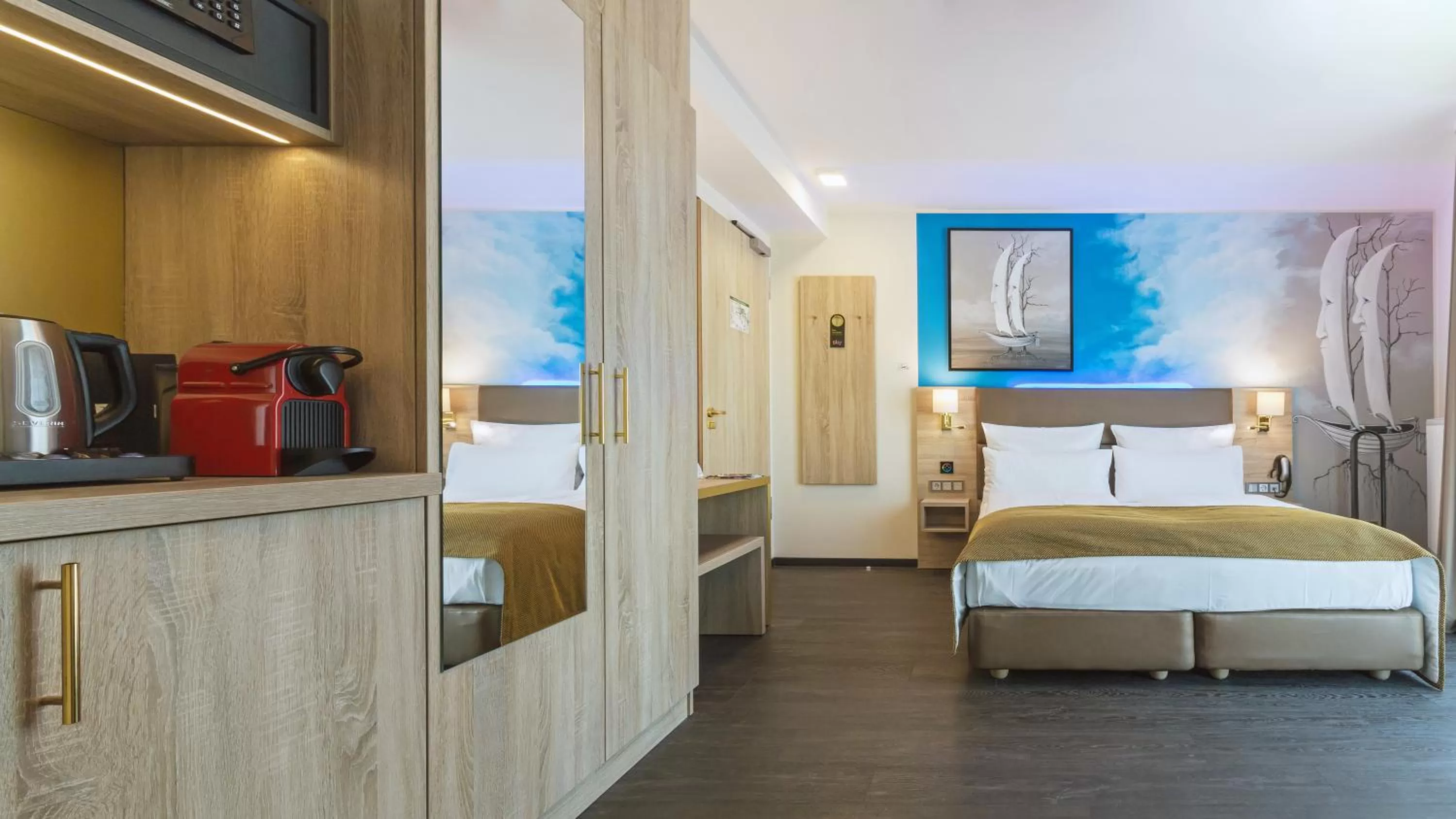 Photo of the whole room, Bed in Stay! Hotel Boardinghouse